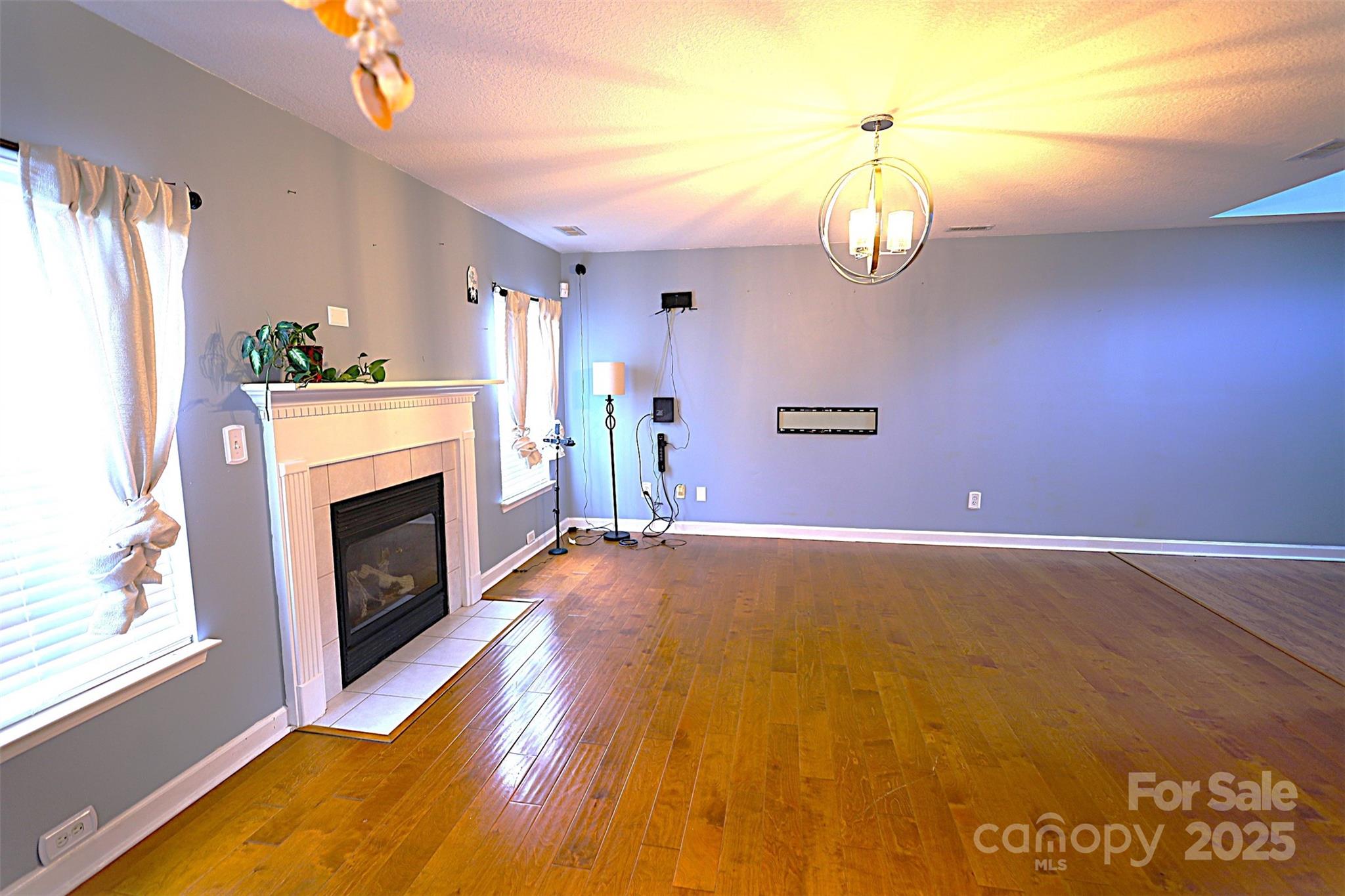 6614 Wicked Oak Lane