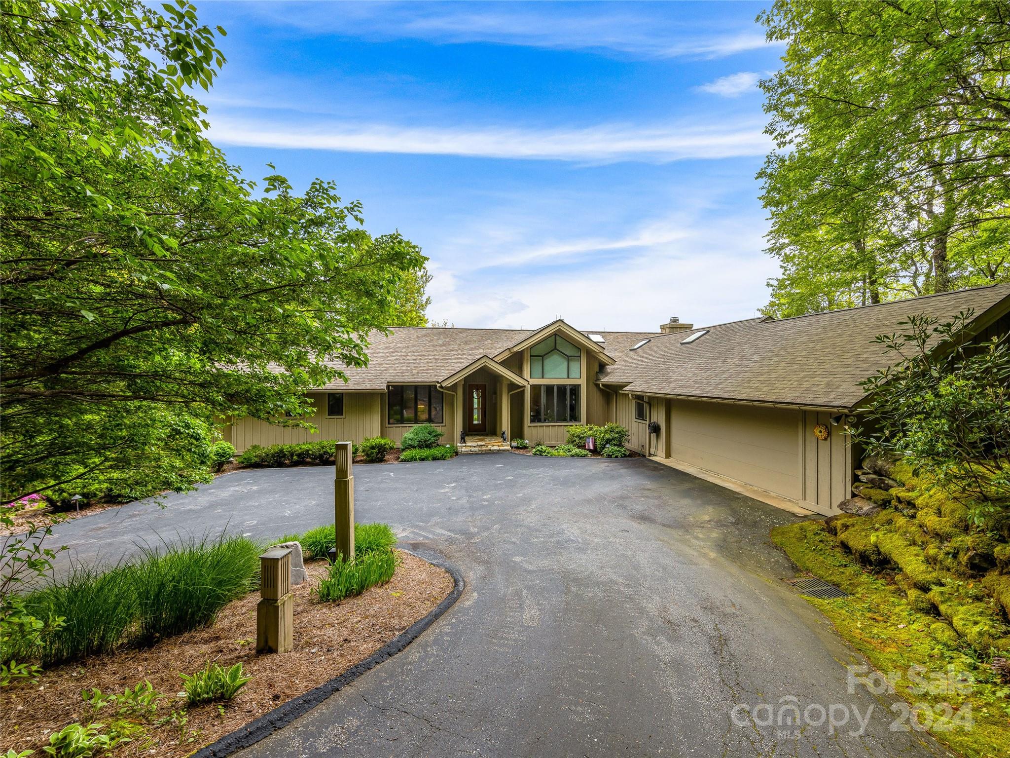 721 Lakeside Drive