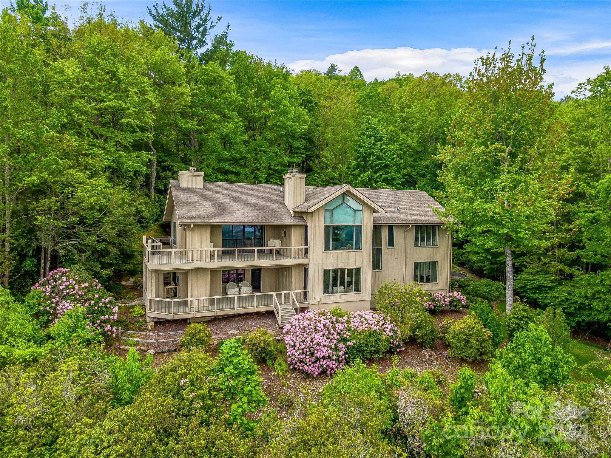 721 Lakeside Drive