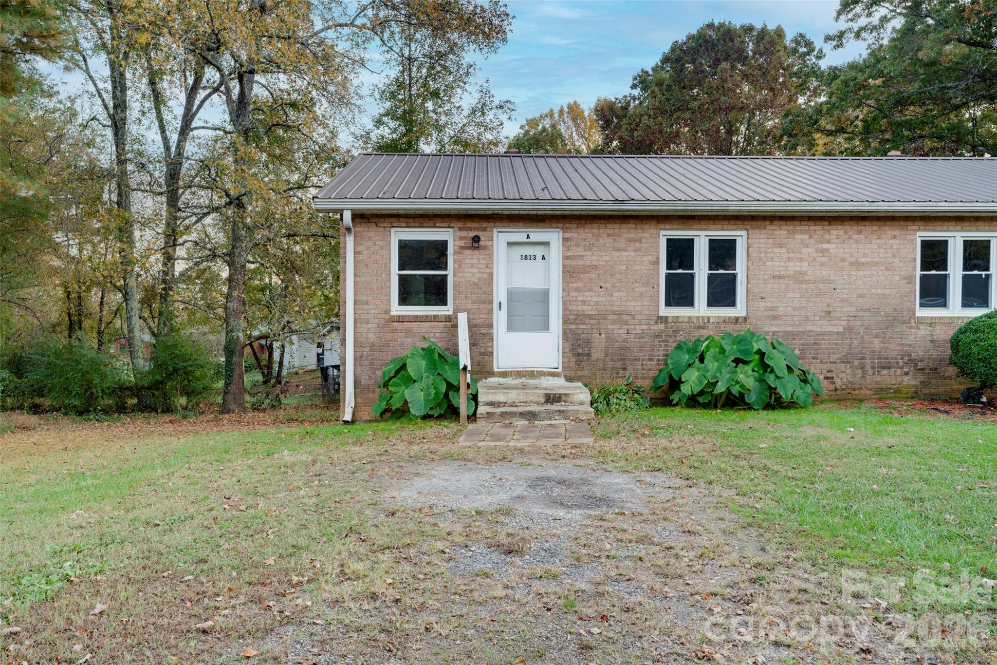 Photo 1 of 15 — 1813 Younger Avenue, Statesville, NC 28677