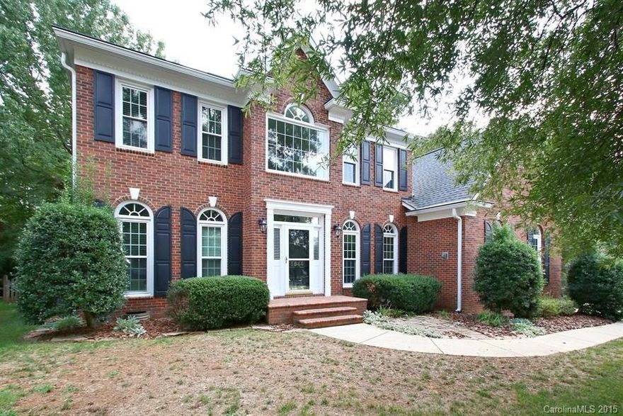 Great home on a cul-de-sac lot. Recently renovated, hardwood floors, triple pane windows, new appliances! Kitchen cooktop, granite counters & double ovens! The master is on the main level w/en suite & bath w/frameless shower, garden tub, double vanities & tile floors! 4 BRs upper level, bonus room & 2 full baths! Easy to get in and see and Ready now!  Easy application process.  Quick move in/lease start dates available & are ideal! ***We will include washer dryer w/12 month lease***