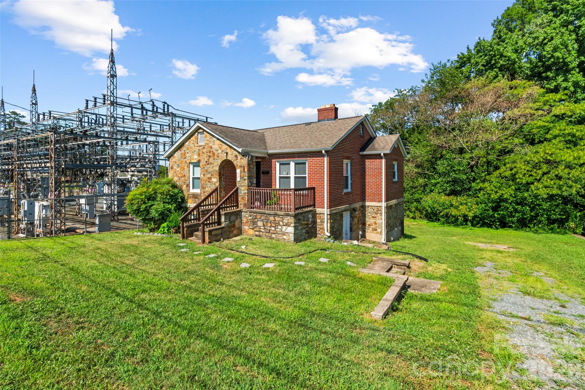 1821 Remount Road