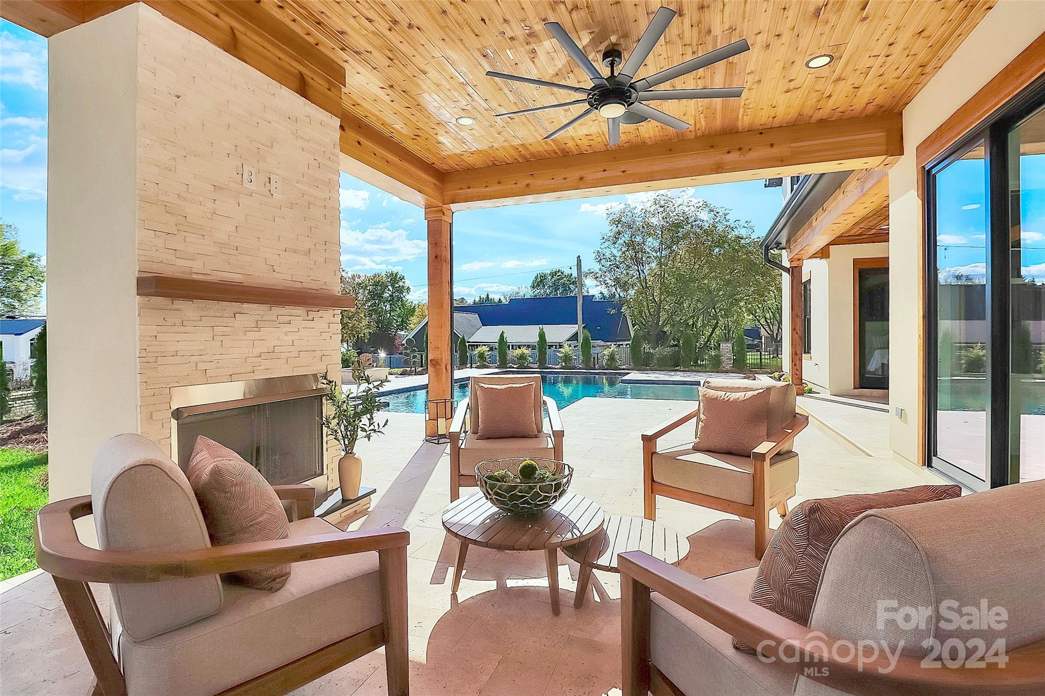 Point Largo - Residential