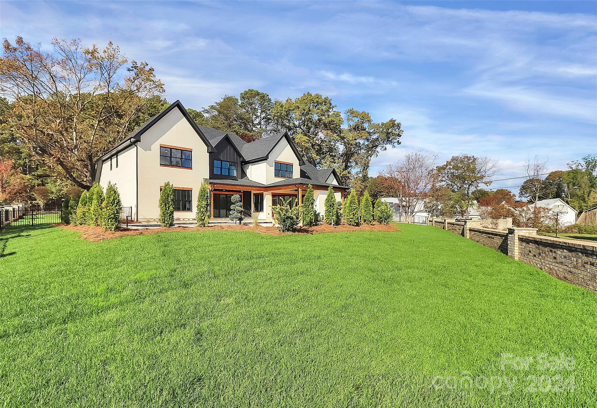 Point Largo - Residential