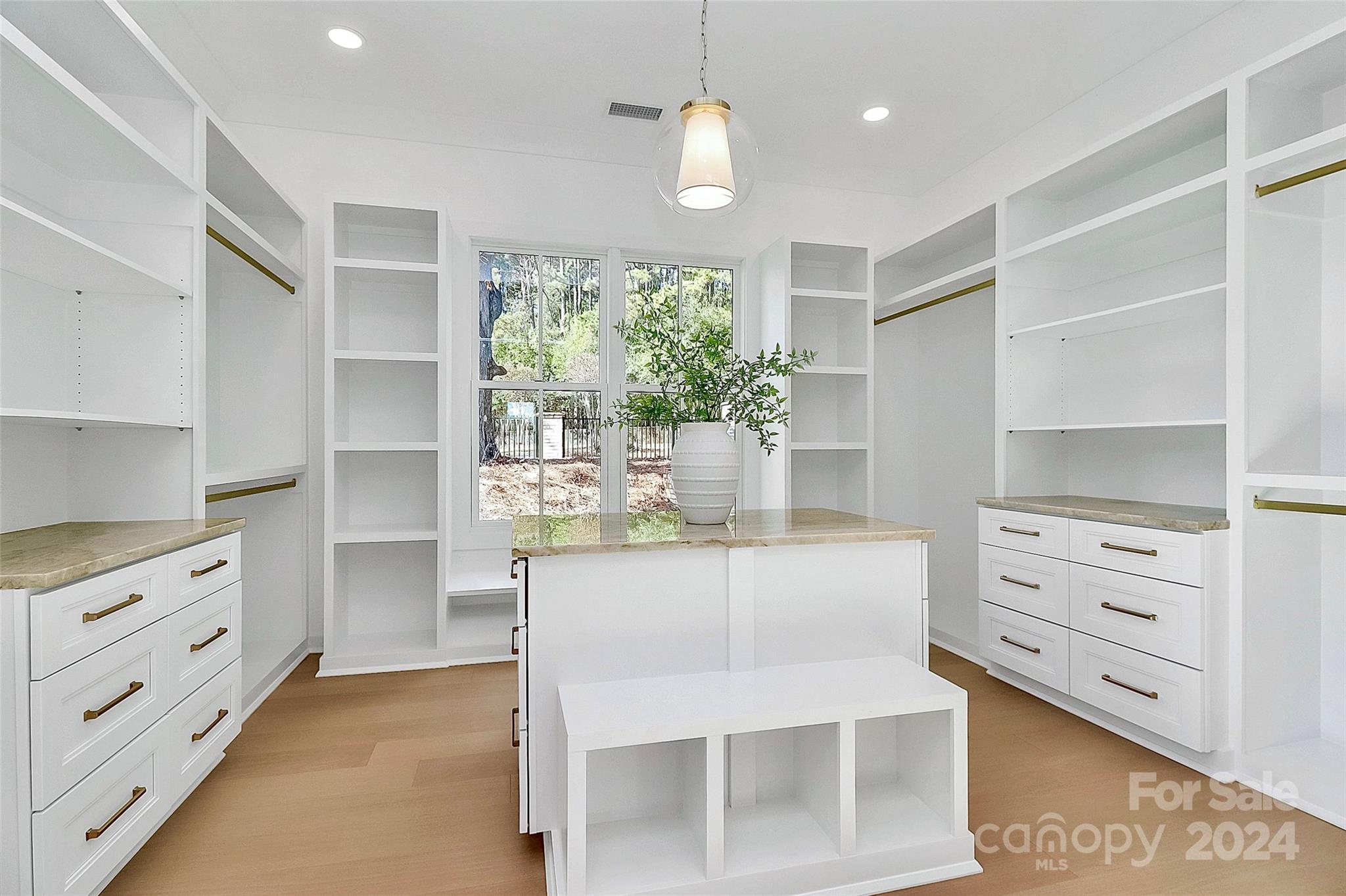 Point Largo - Residential