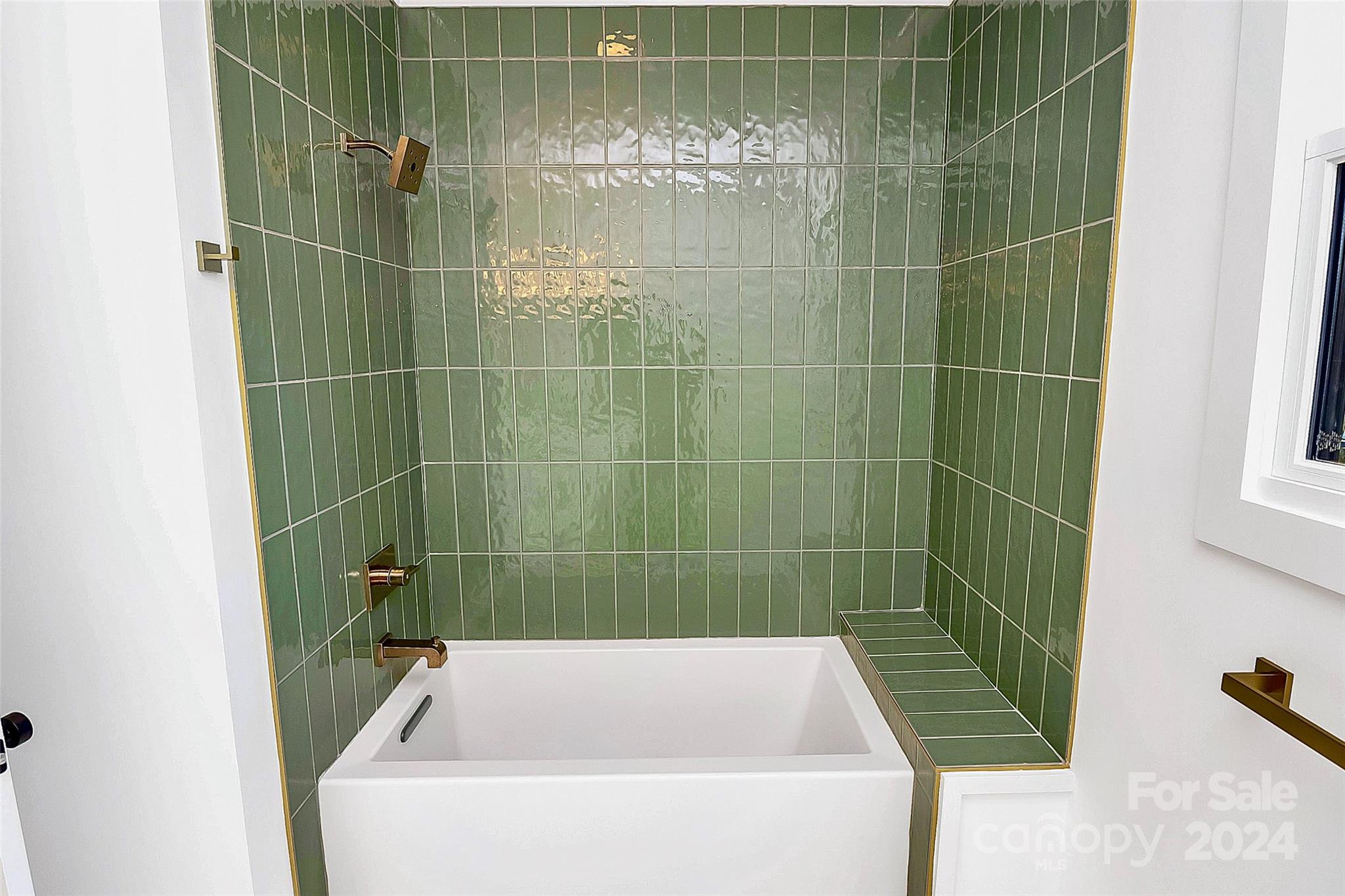 Point Largo - Residential