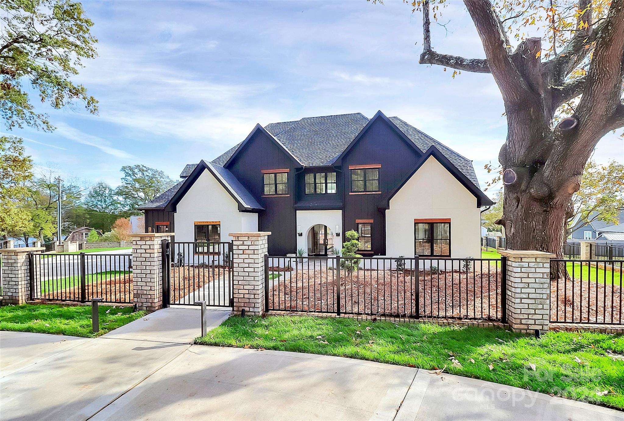 Point Largo - Residential