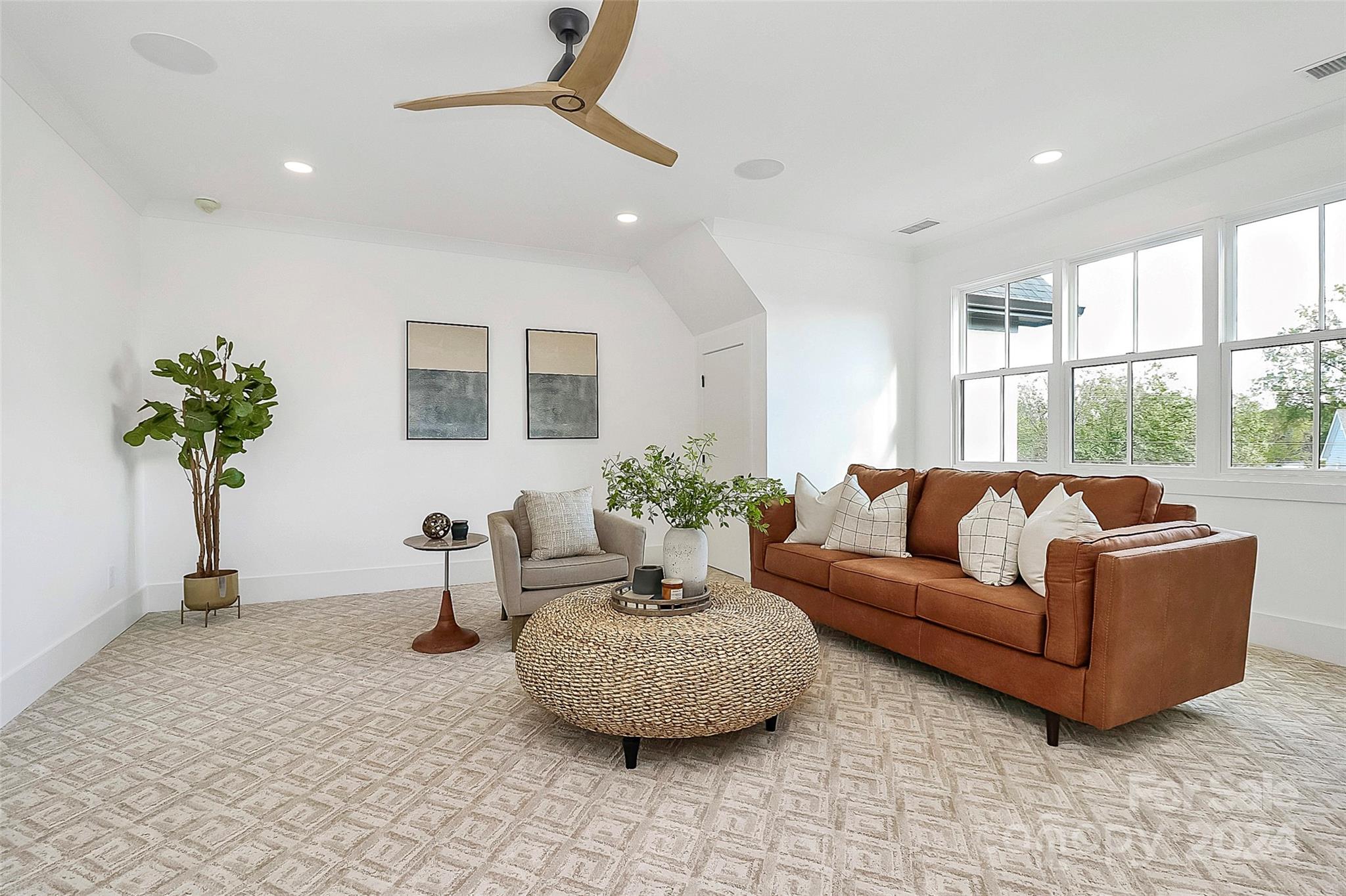 Point Largo - Residential