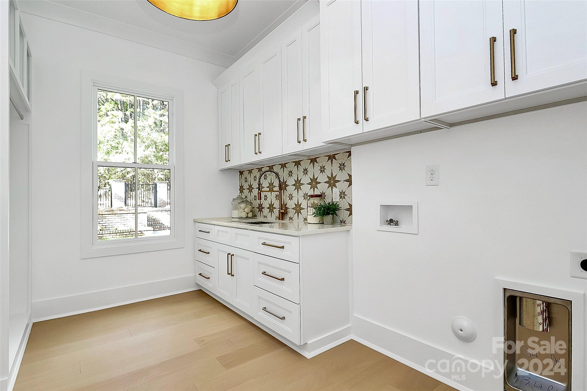 Point Largo - Residential