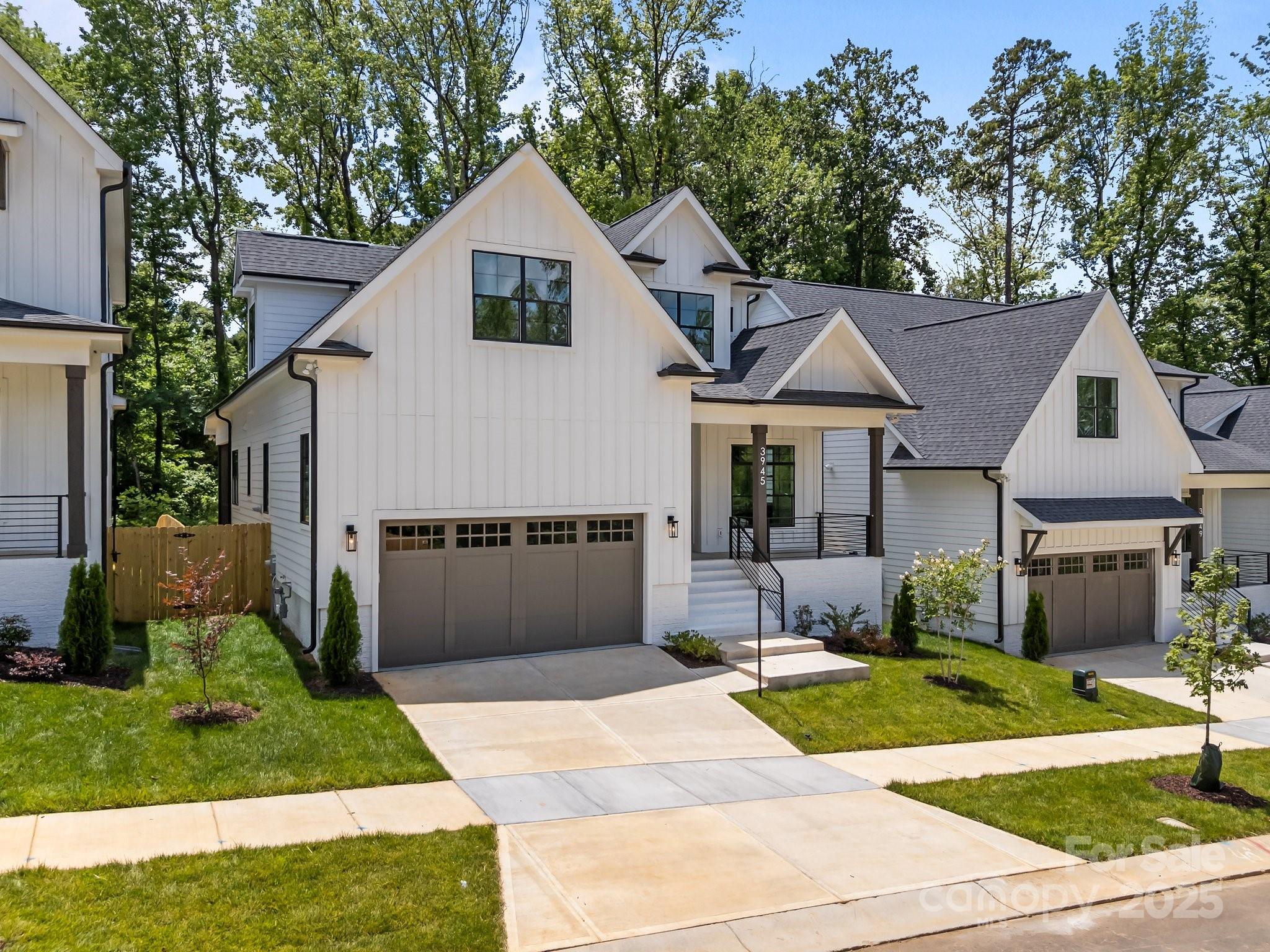 3945 Plainview Road