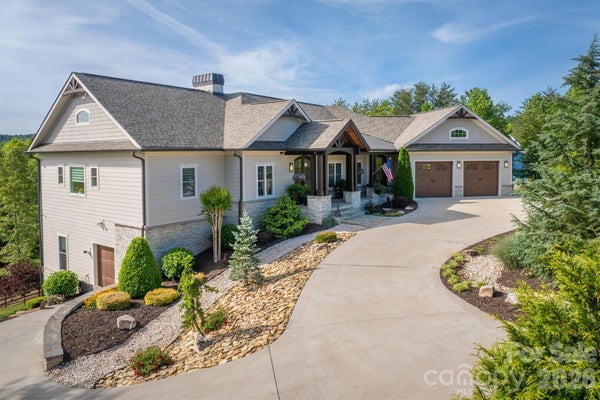 1506 HIGH VALLEY WAY, LENOIR, NC 28645 - Image c107afa73a965fa1f0bfa5161cfaf81e/622208021