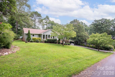 Photo of 23 S Oaks Circle, Asheville, NC 28806 (MLS # 4410251)