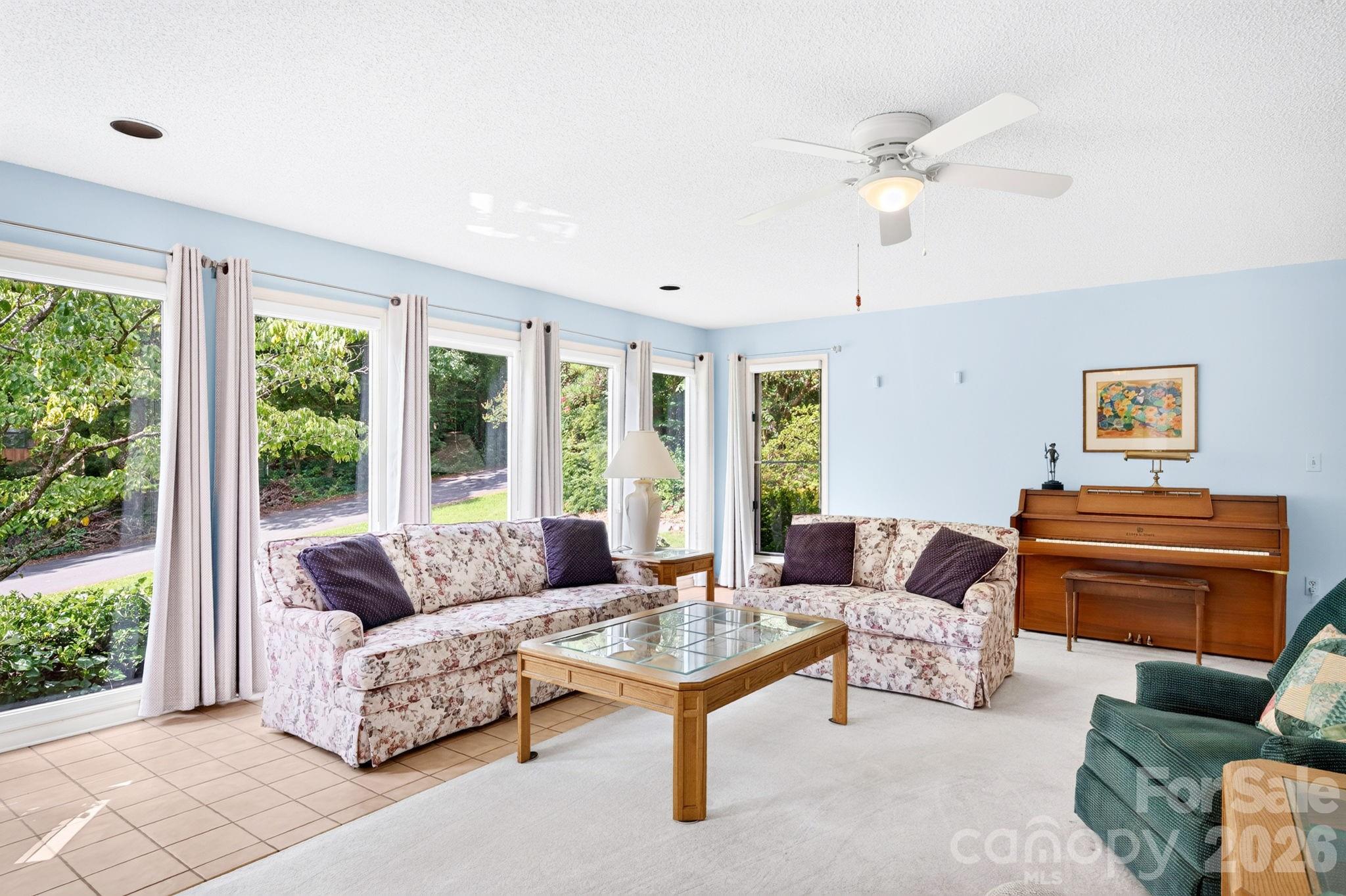 23 S Oaks Circle