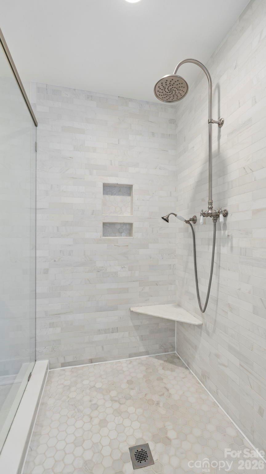 Commonwealth - Residential