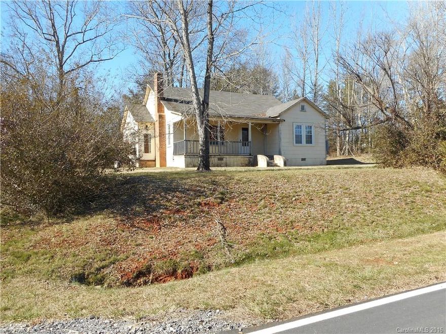 A Farm House in North Iredell on 7.8 Acres. Seller has remodeled the bath, installed insulated windows and opened up a bonus room upstairs. The property is being sold  AS-IS and needs some TLC/FIXUP.  They also have 19.49 acres of pasture land list across the road MLS #3141355.  The land is restricted for no Mobile Homes.
The property needs a well.