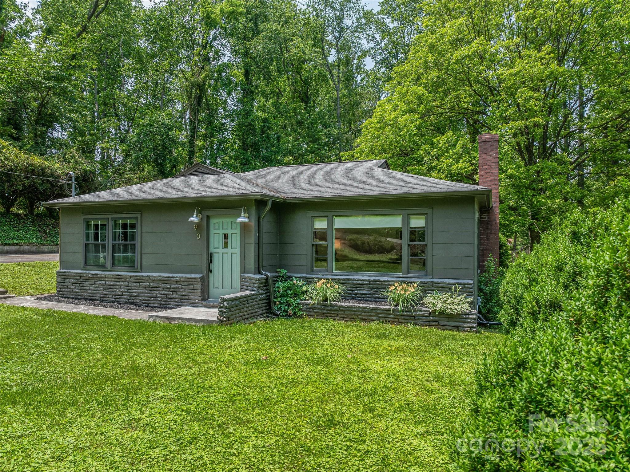 90 W Skyland Circle 1