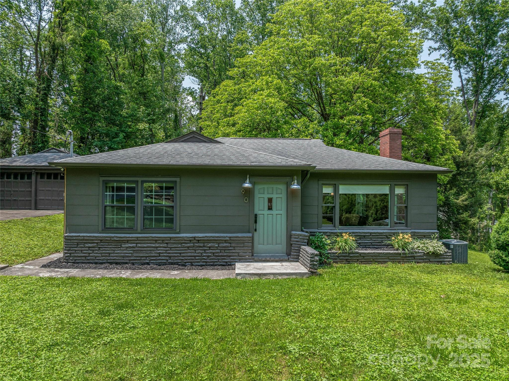 90 W Skyland Circle 1