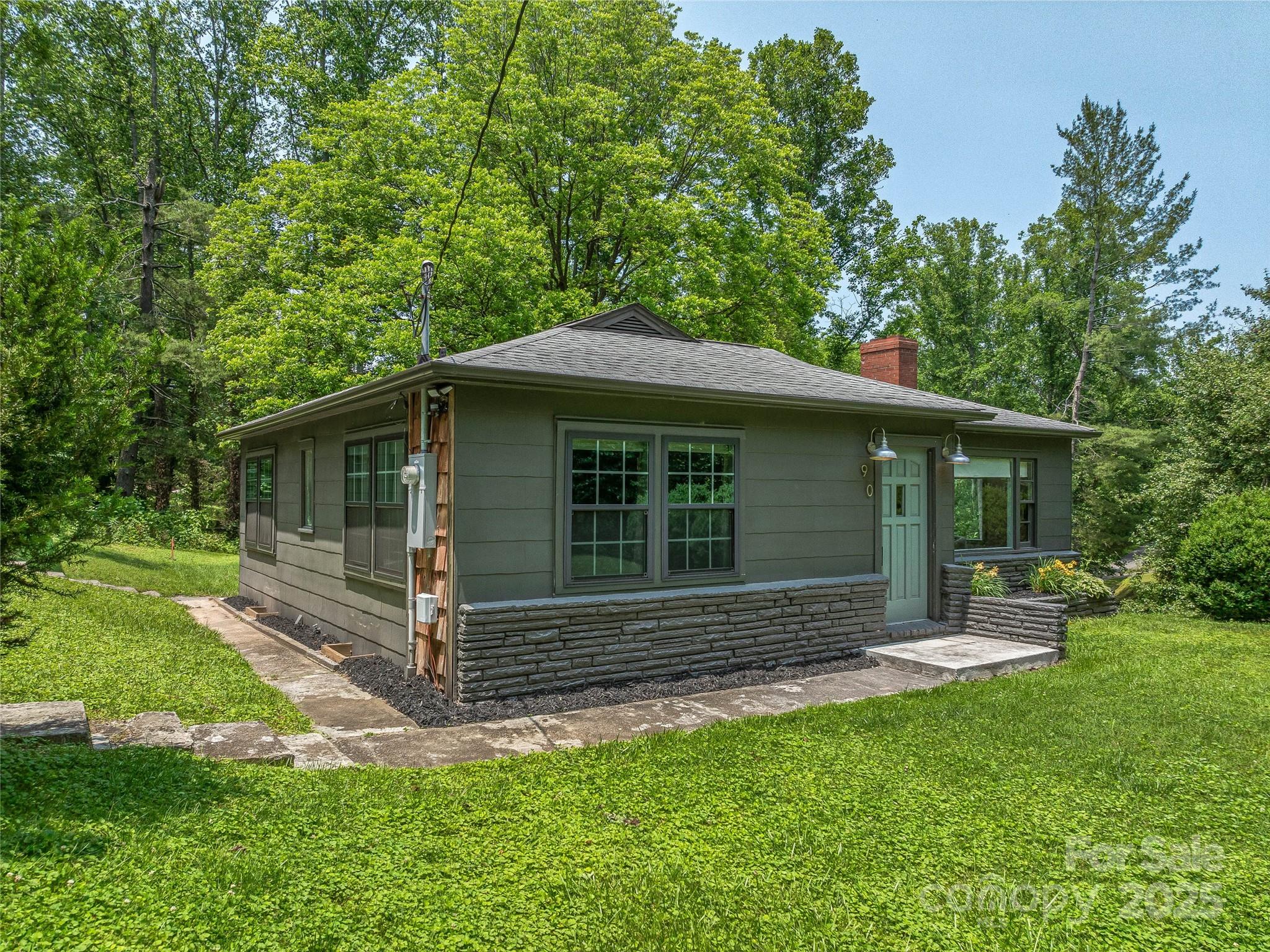 90 W Skyland Circle 1
