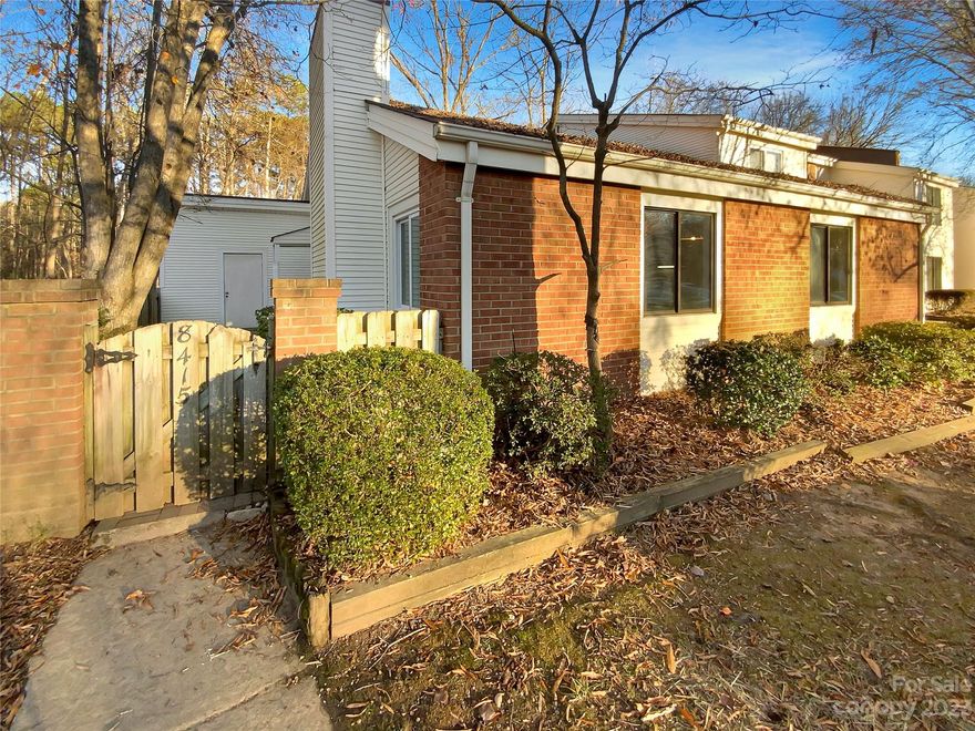 Are you looking for a low maintenance one level condo in the heart of Charlotte?  This may be your future home.  This cozy end unit condo features a spacious outdoor patio with mature landscaping and so much potential.  
This adorable home features a perfect floorplan that gives you both seperation and the open feeling that you will love.  This home is a must see!