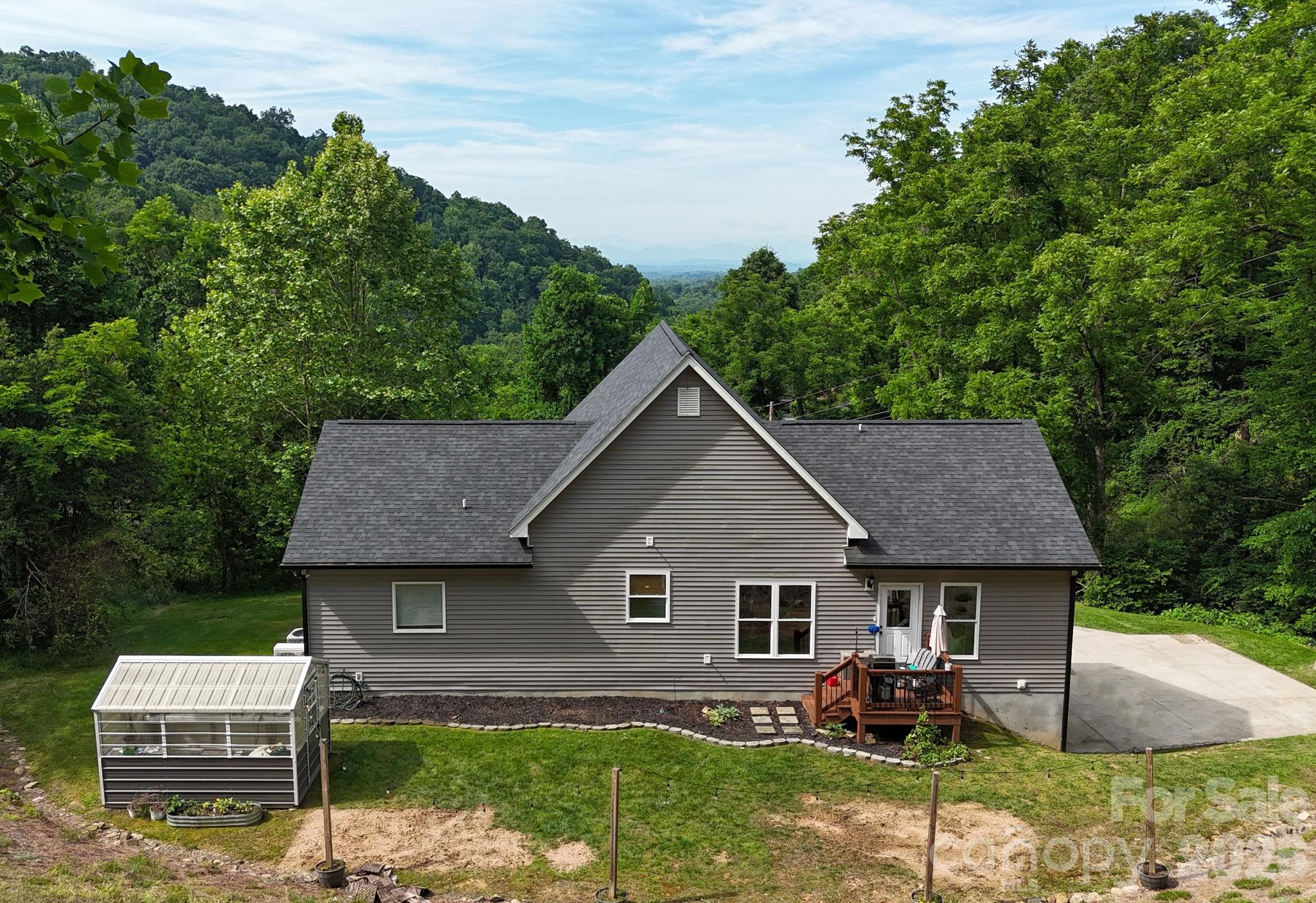300 Green Meadow Lane