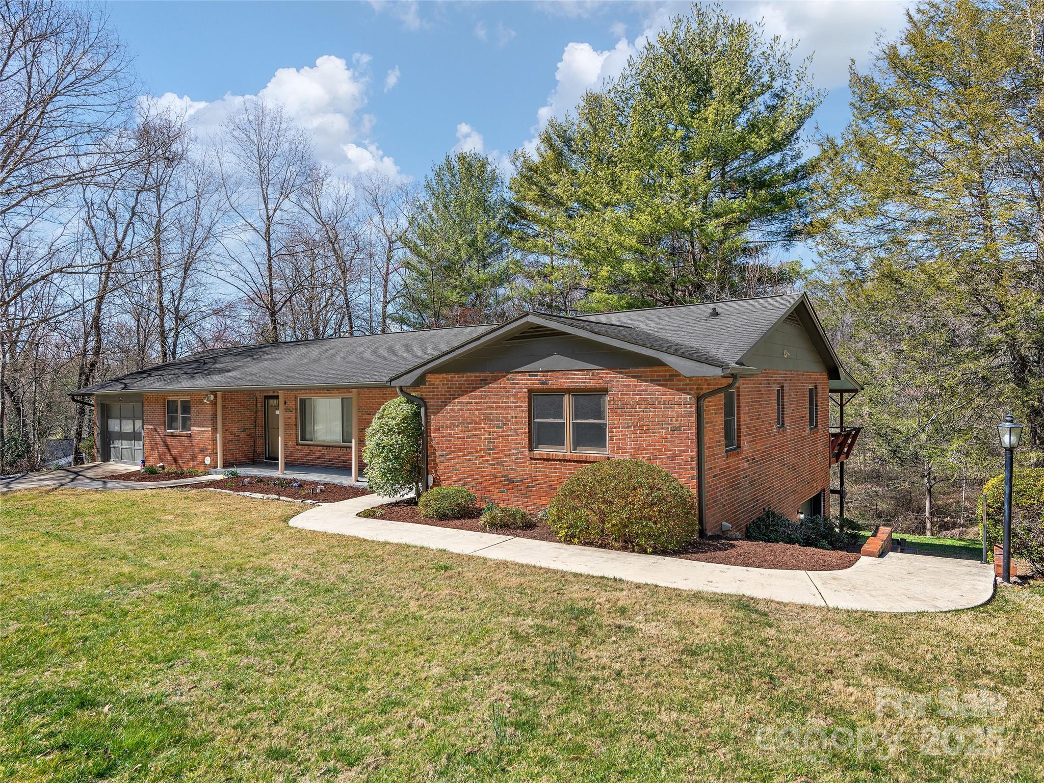 25/27 Oakdale Drive