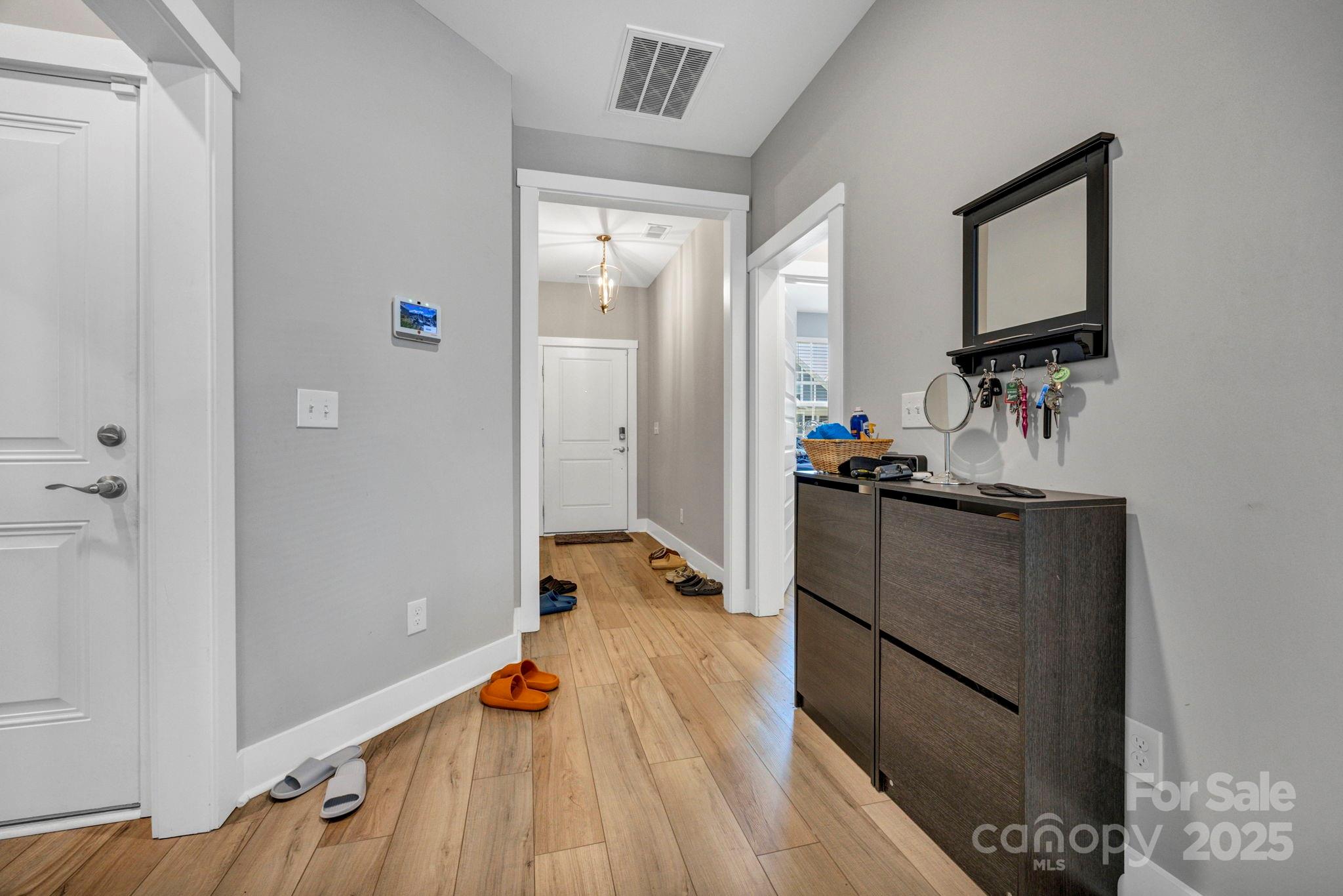 585 Ludlow Lane