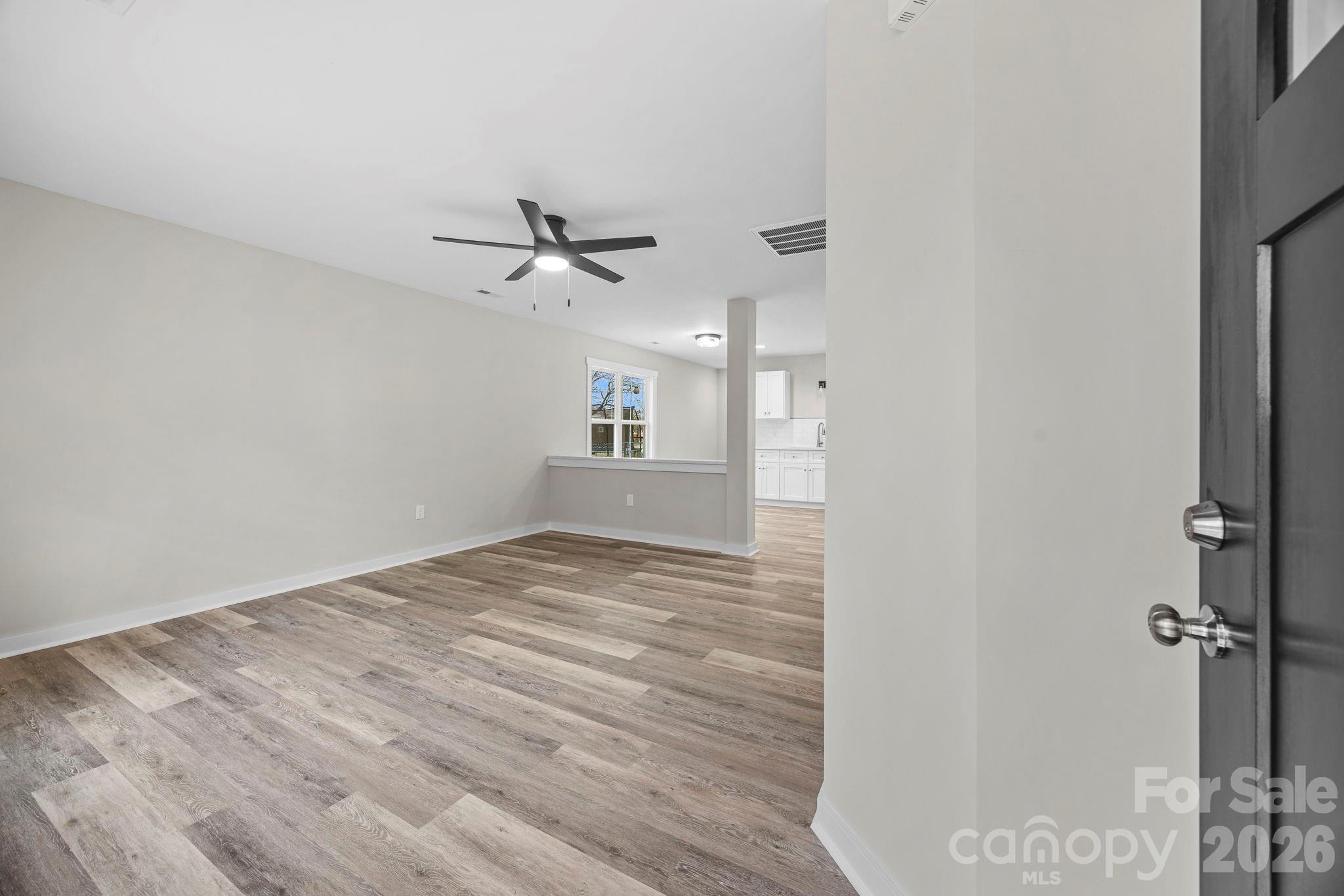 127 W Whitley Street