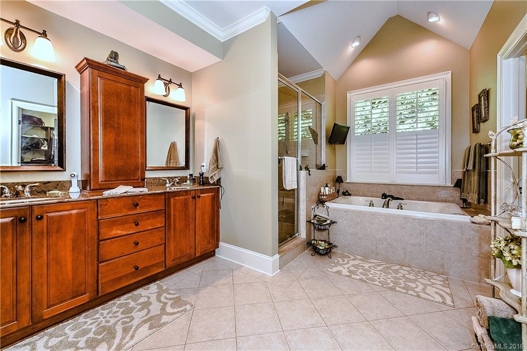 The Peninsula - Residential