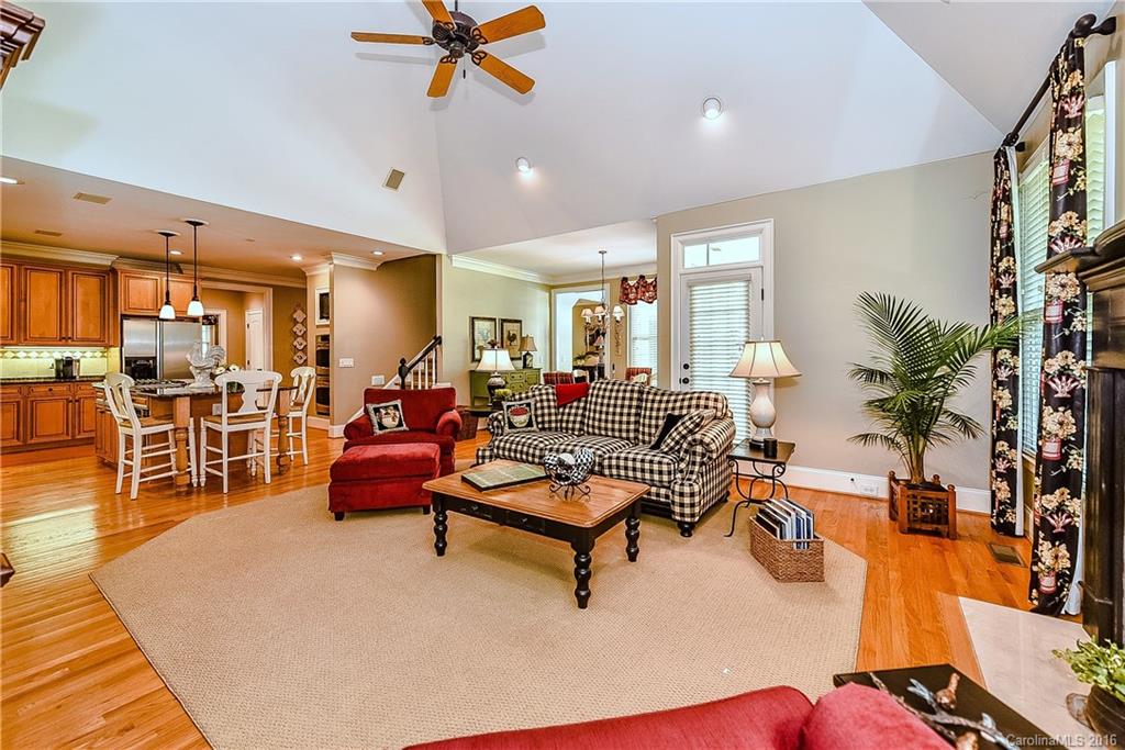 The Peninsula - Residential