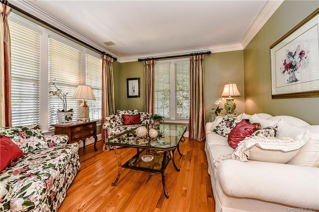 The Peninsula - Residential