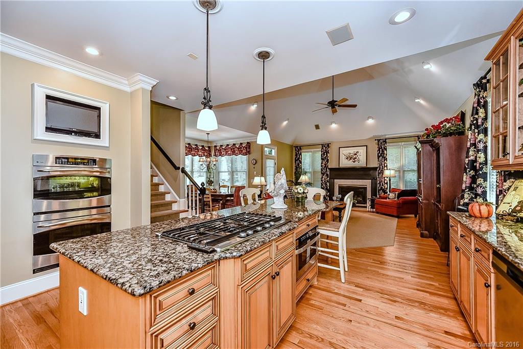 The Peninsula - Residential