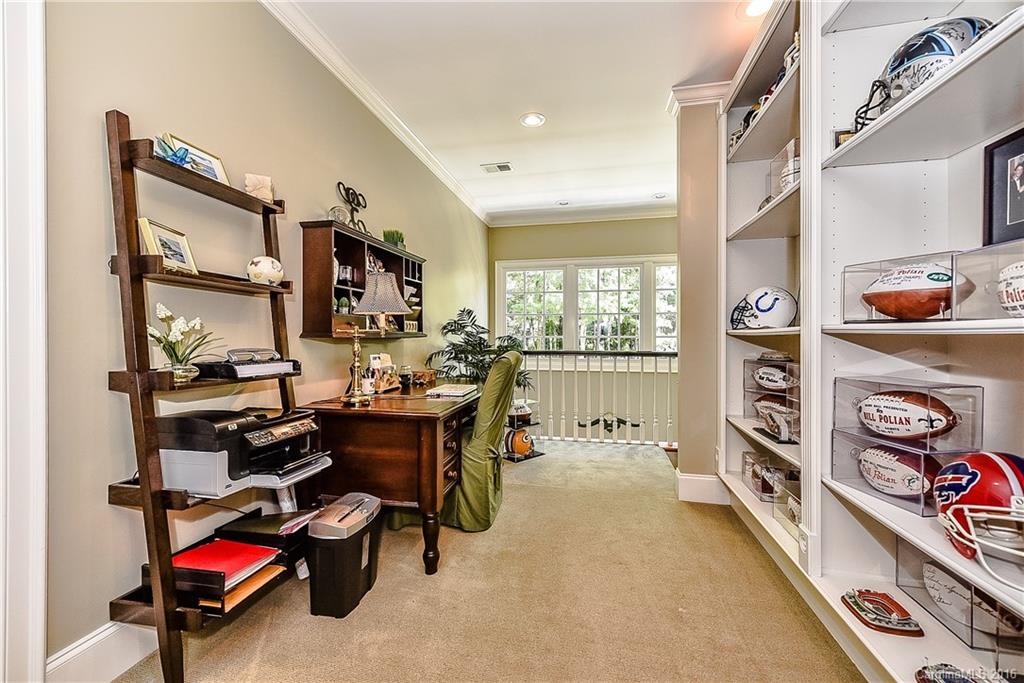 The Peninsula - Residential