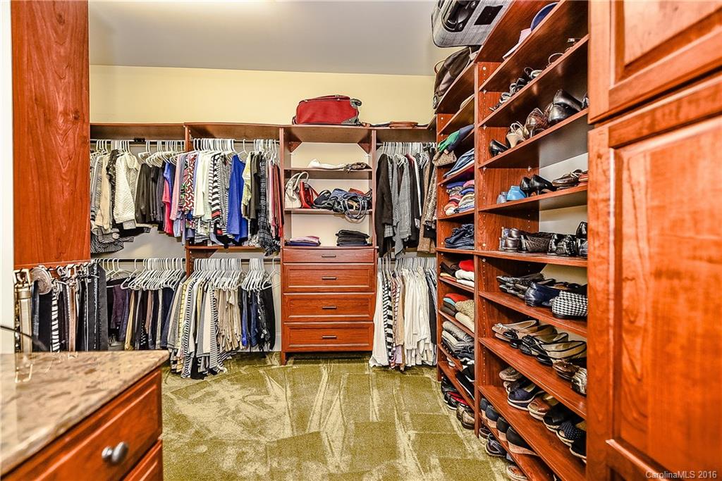 The Peninsula - Residential