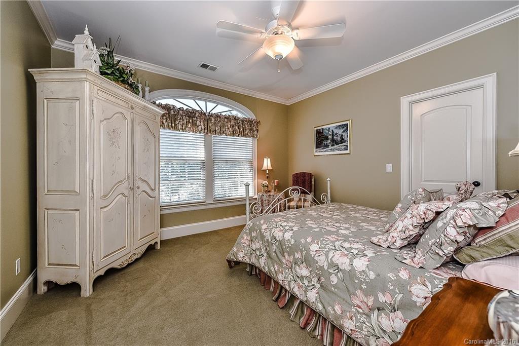 The Peninsula - Residential