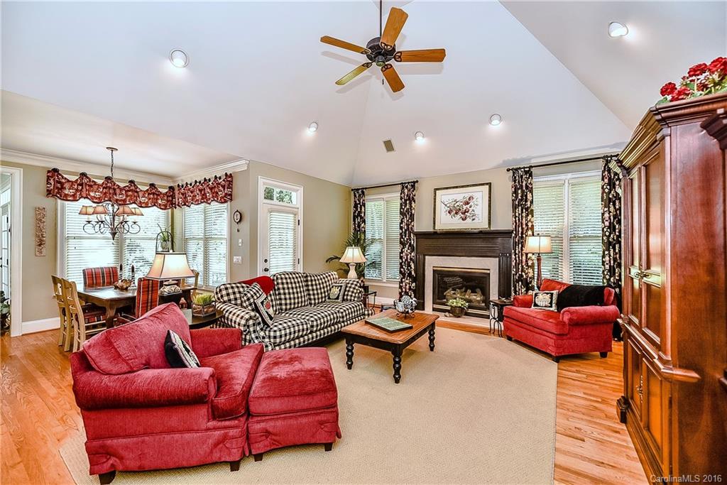 The Peninsula - Residential