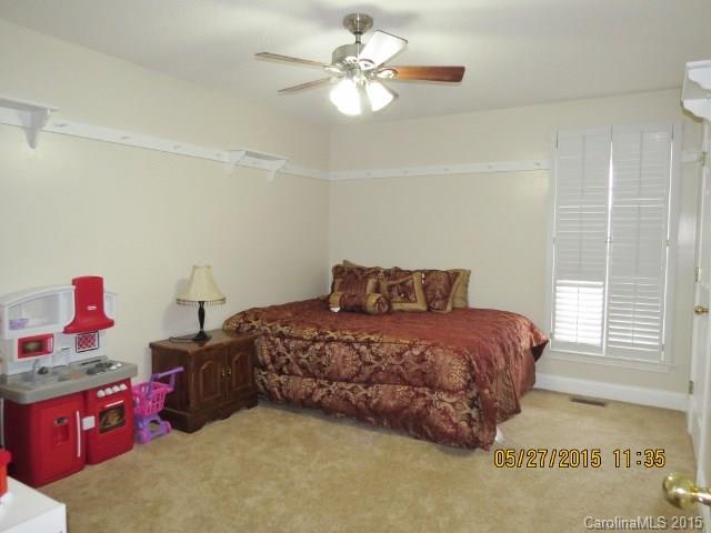 Meadow Oaks - Residential