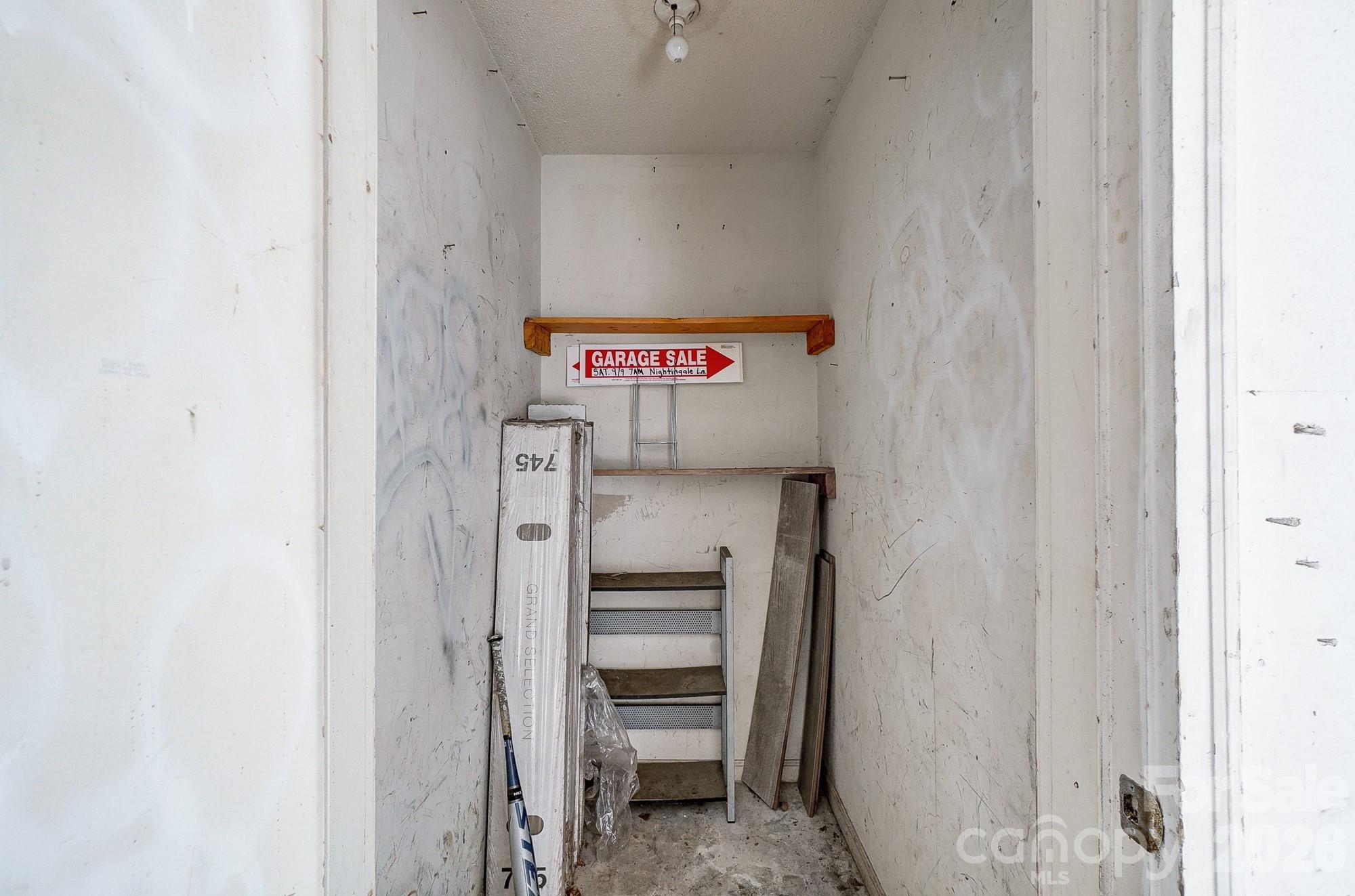 FALCONBRIDGE - Residential