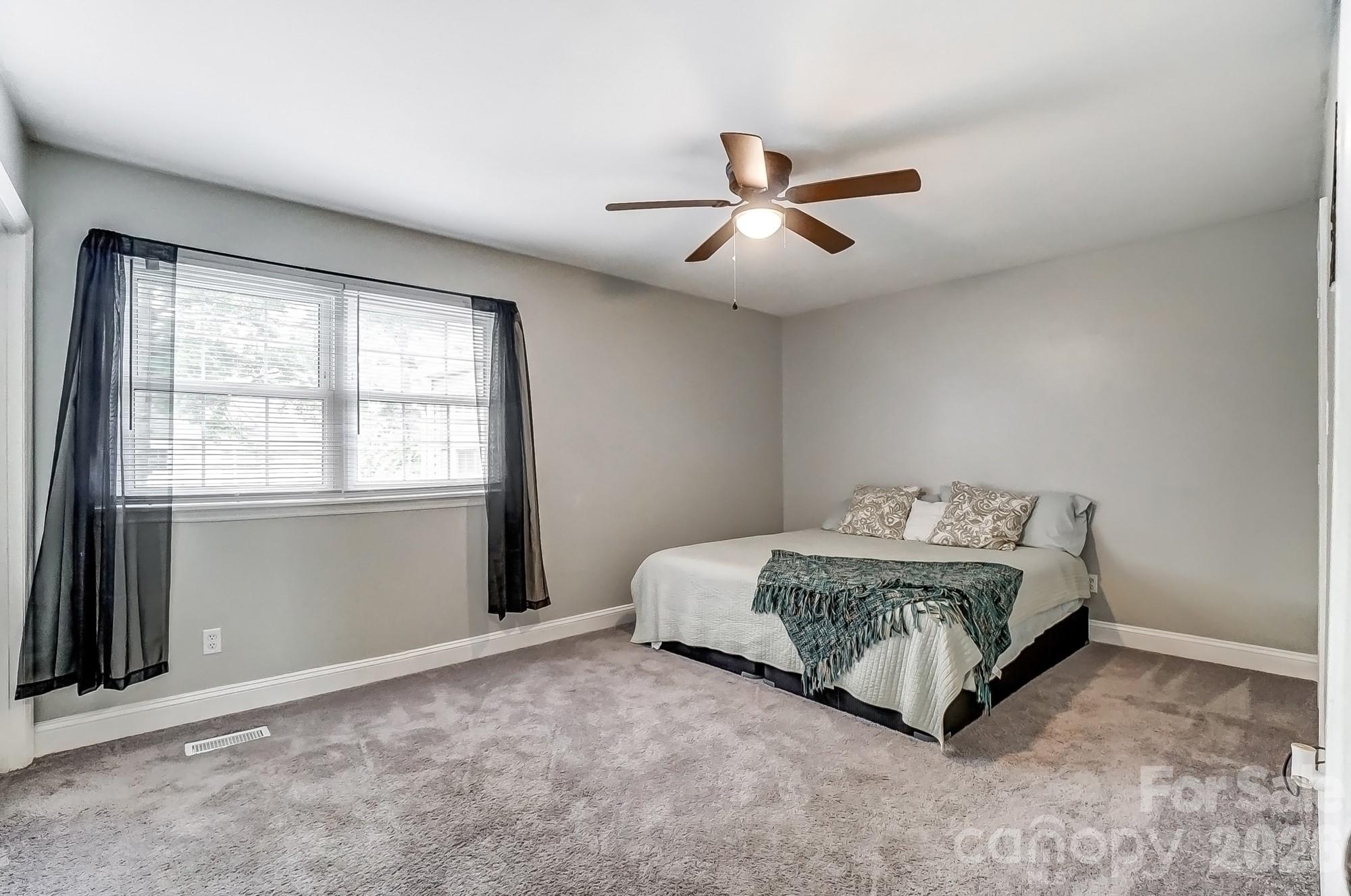 FALCONBRIDGE - Residential