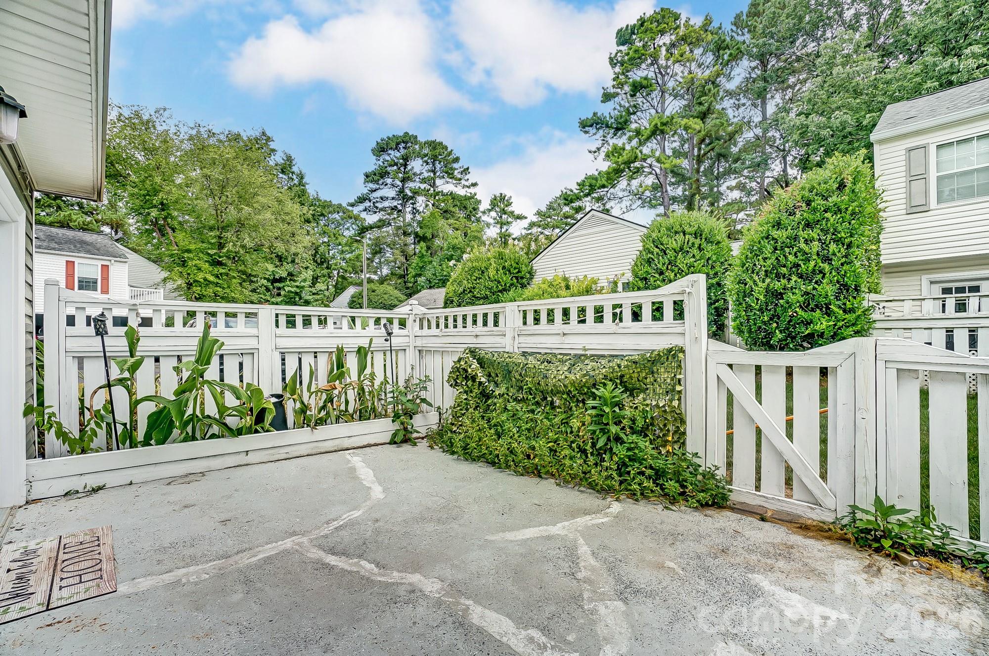 FALCONBRIDGE - Residential