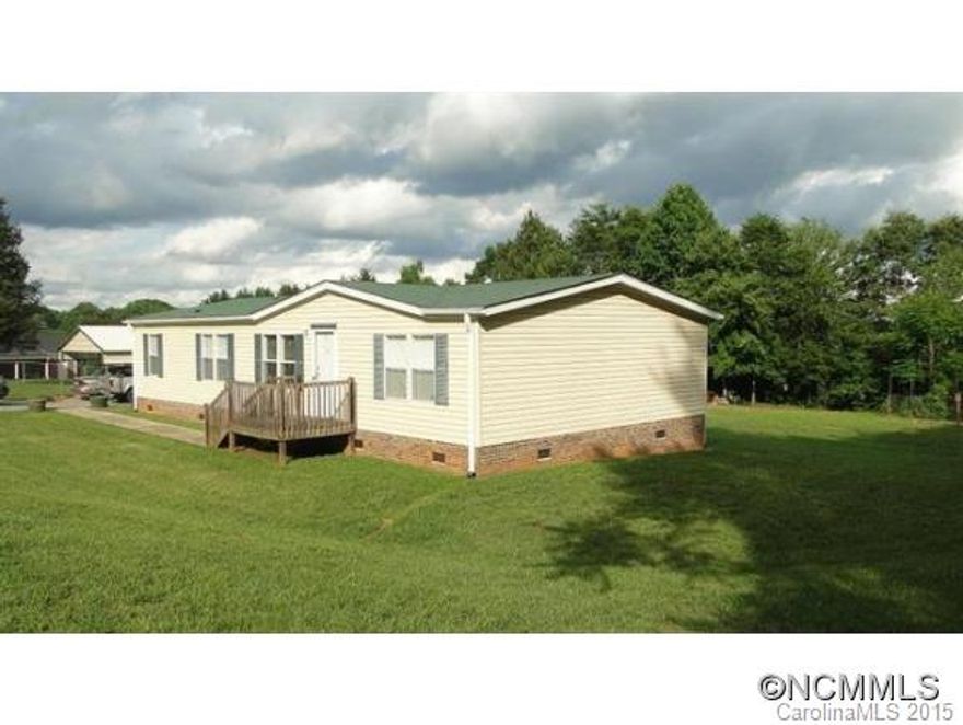 3 bedroom/2 bath just outside city limits and minutes from Rutherfordton. Large backyard with plenty of room for a garden, entertaining and play area for children . Extra pad graveled and ready for storage building or workshop.
