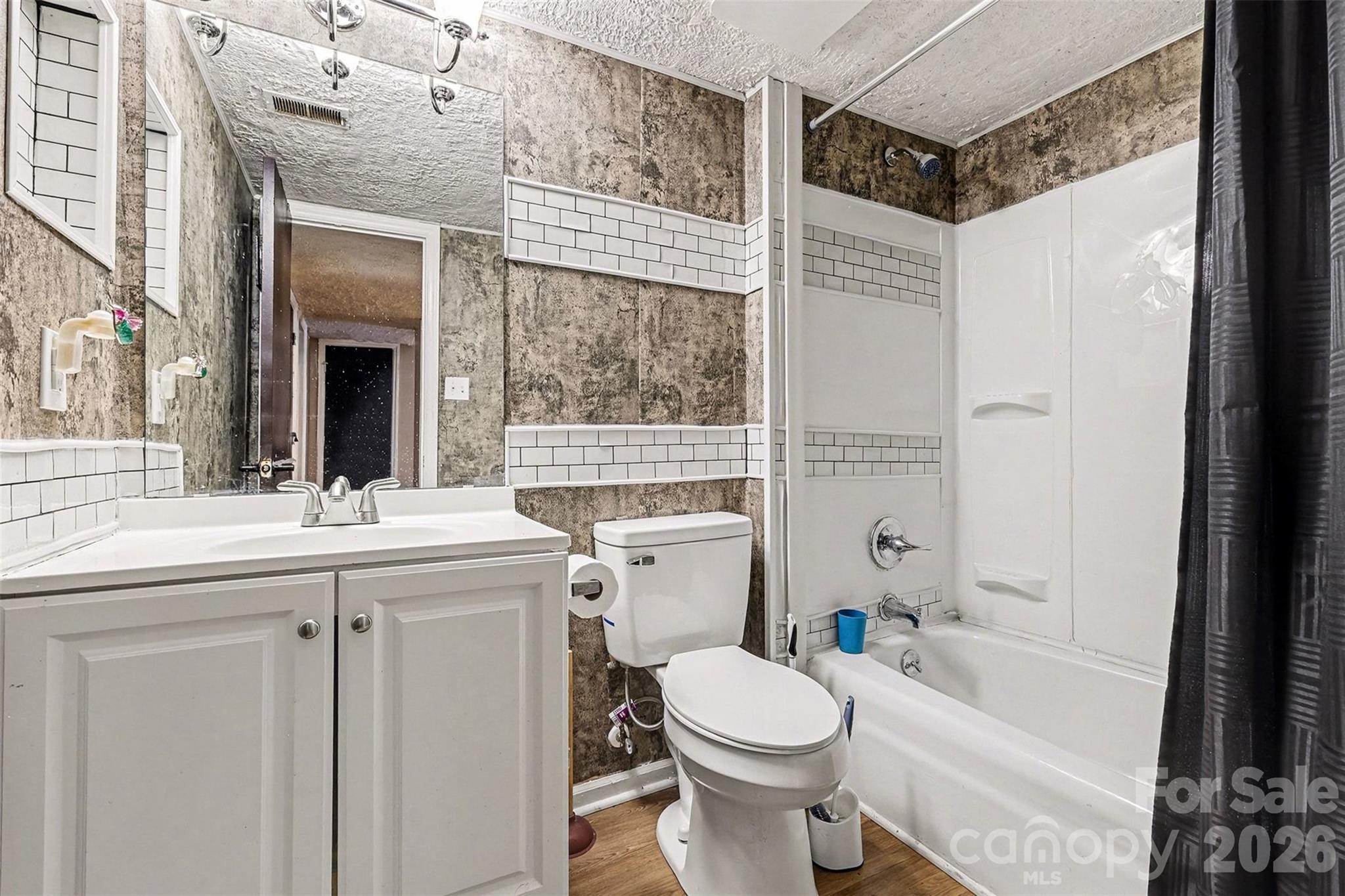 Four Seasons - Residential