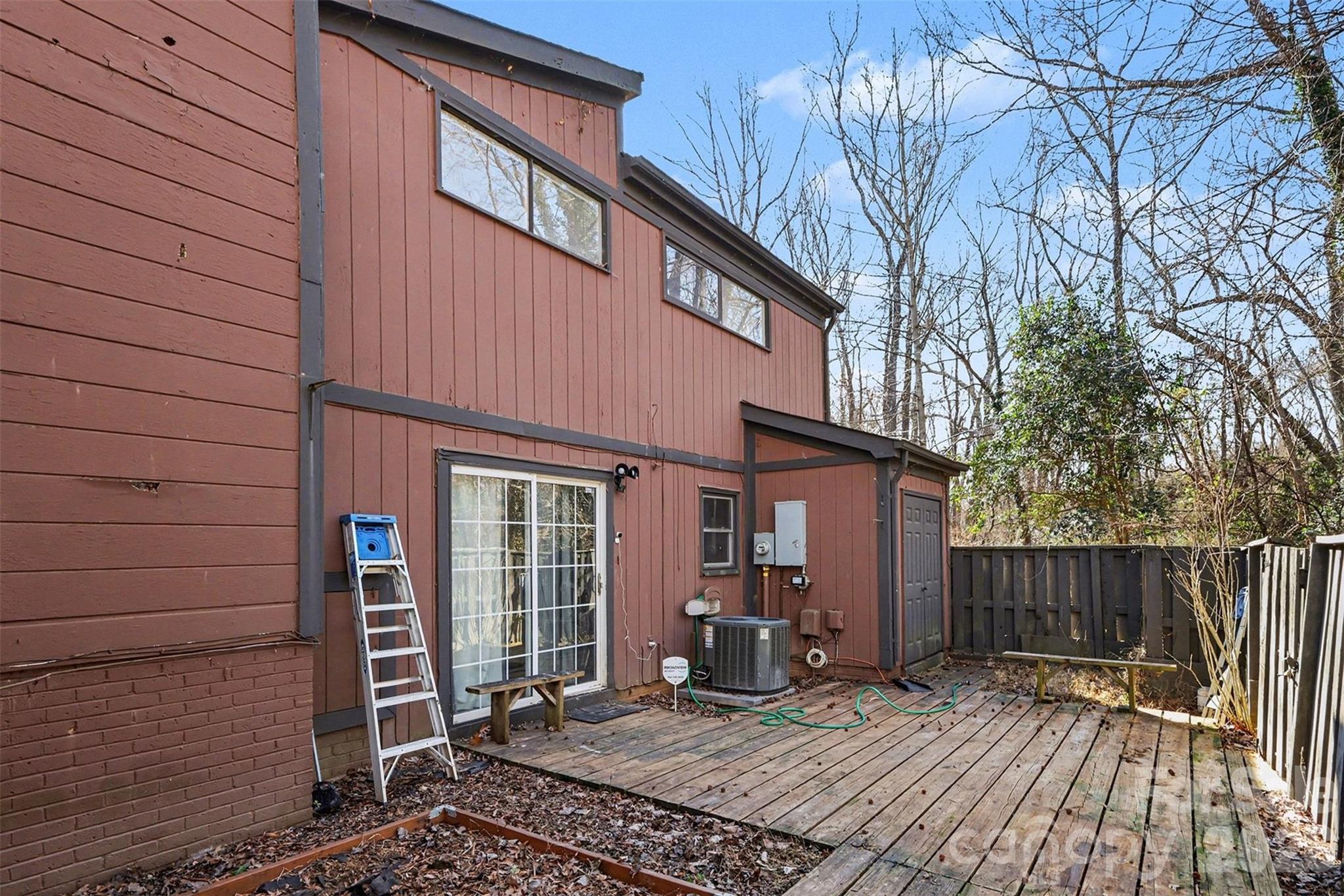 Four Seasons - Residential