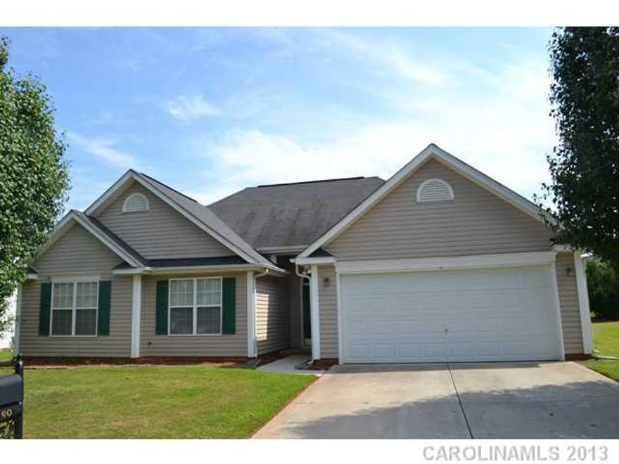 Great home with an open floor plan. Great room, spacious kitchen, pantry, laundry room. Three bedrooms, patio and double garage. Neighborhood has pool and clubhouse. Convenient to all schools and the aquatic center