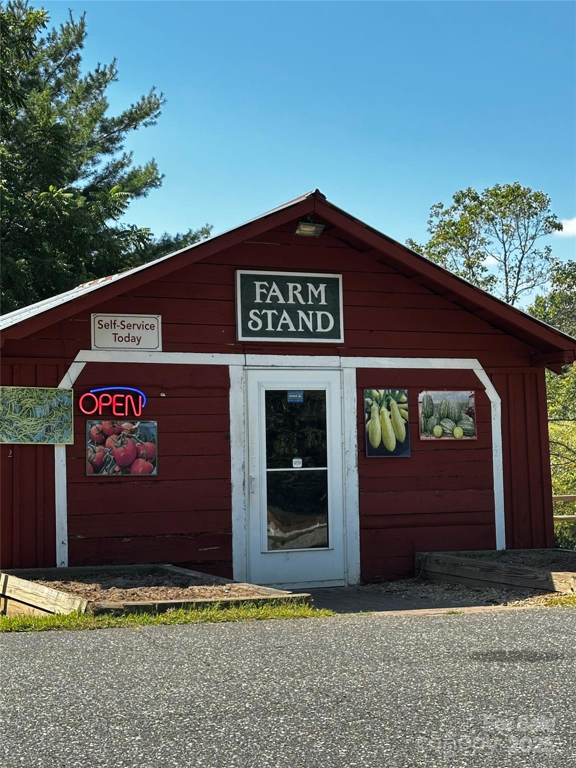 Apple Valley Farms - Land