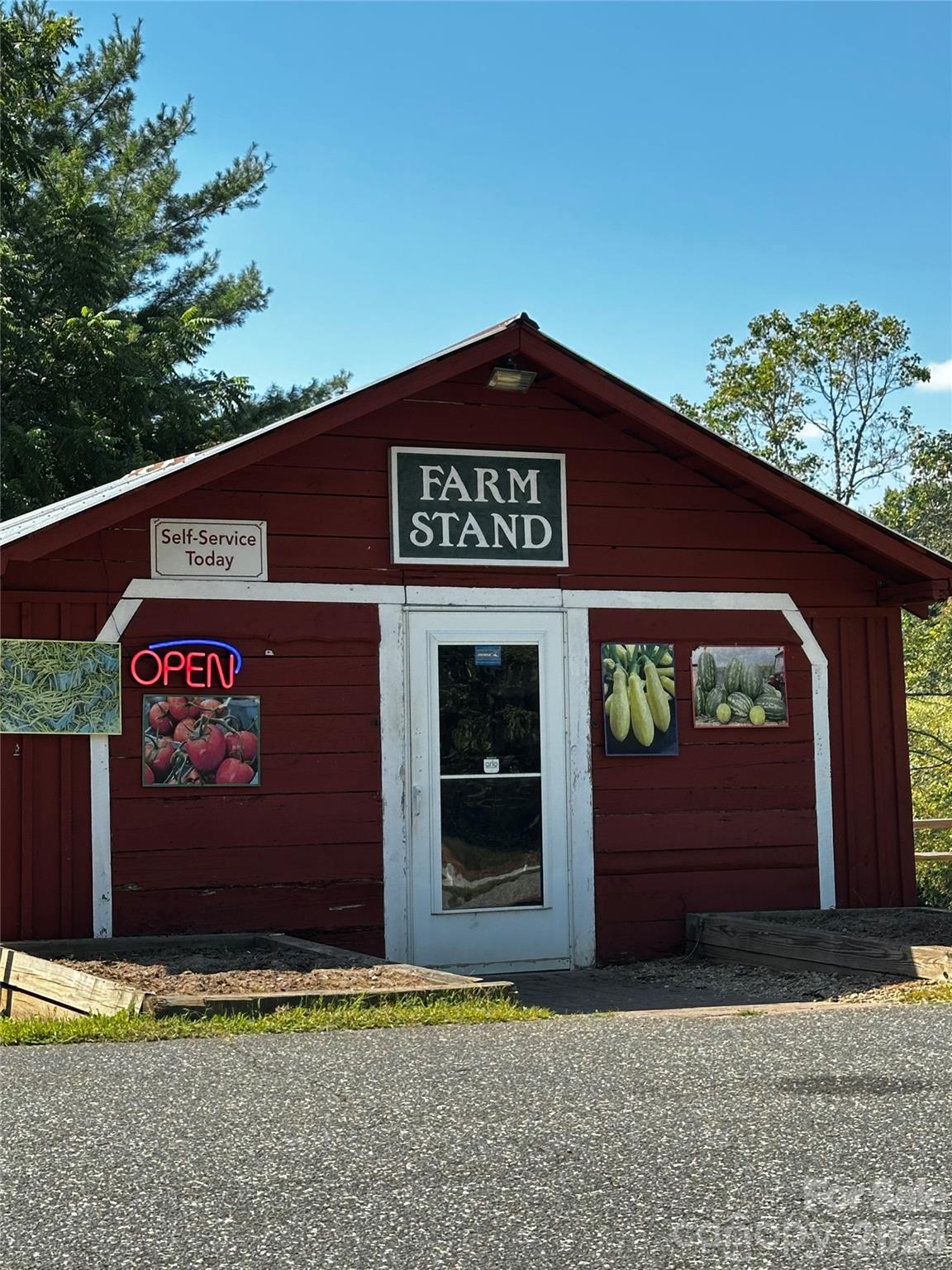 Apple Valley Farms - Land