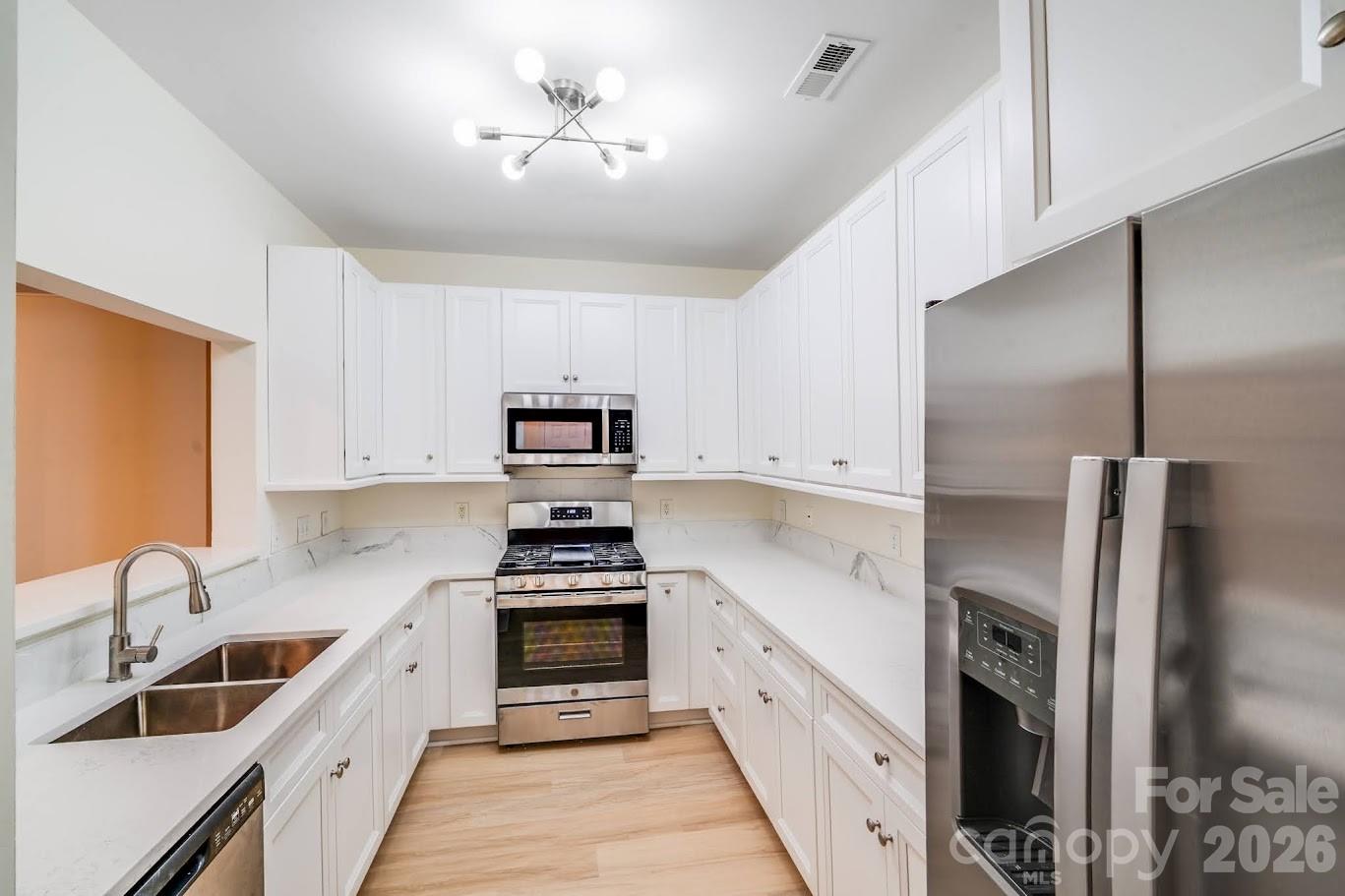 5601 Fairview Road 10