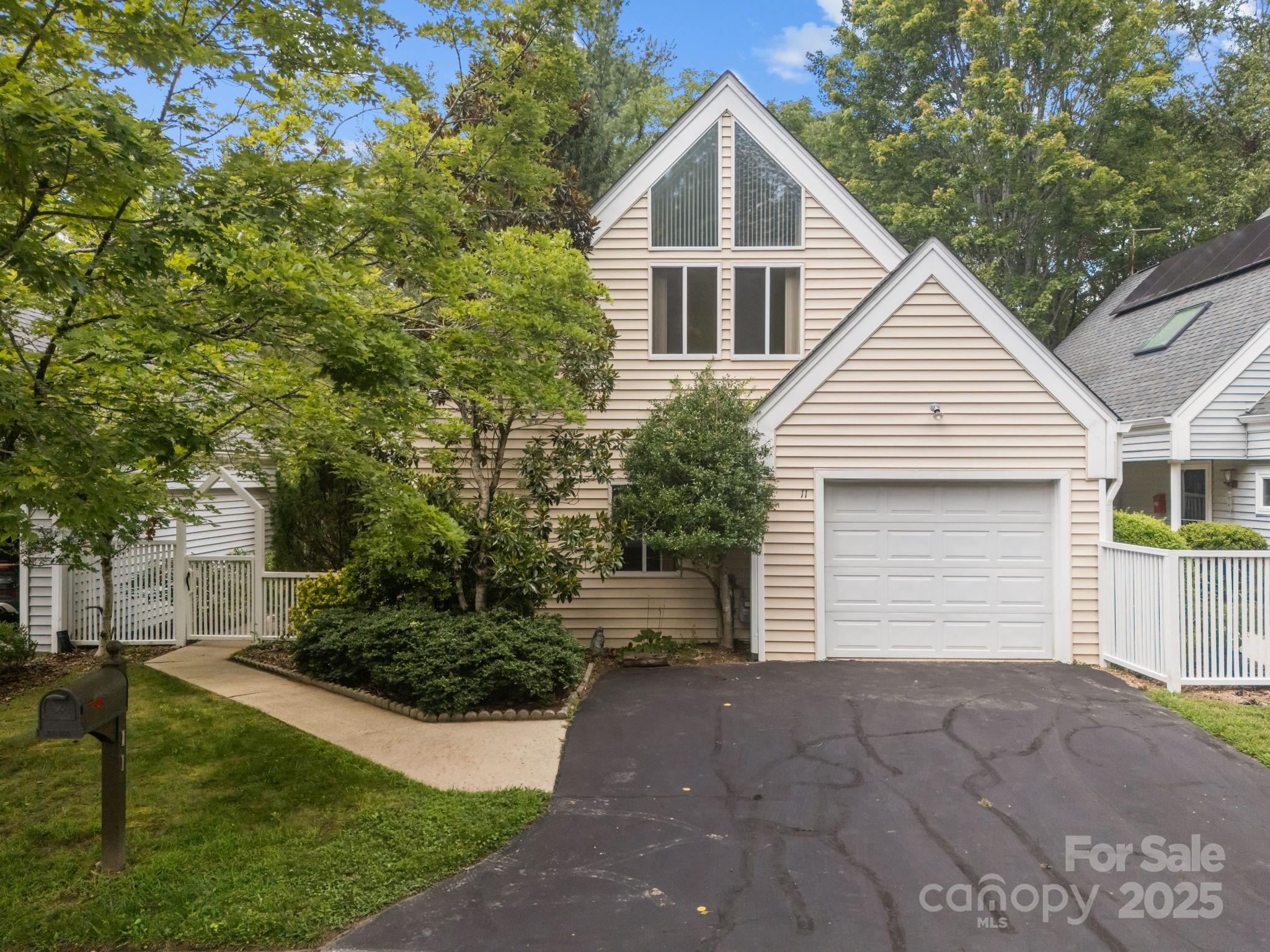 11 Stuart Circle