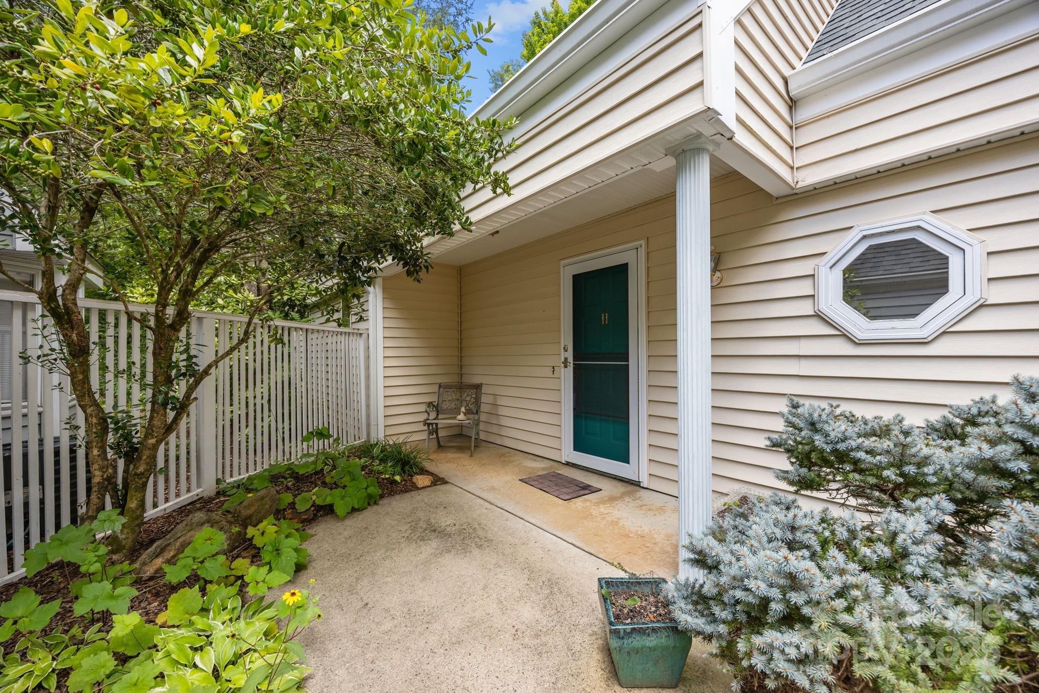 11 Stuart Circle