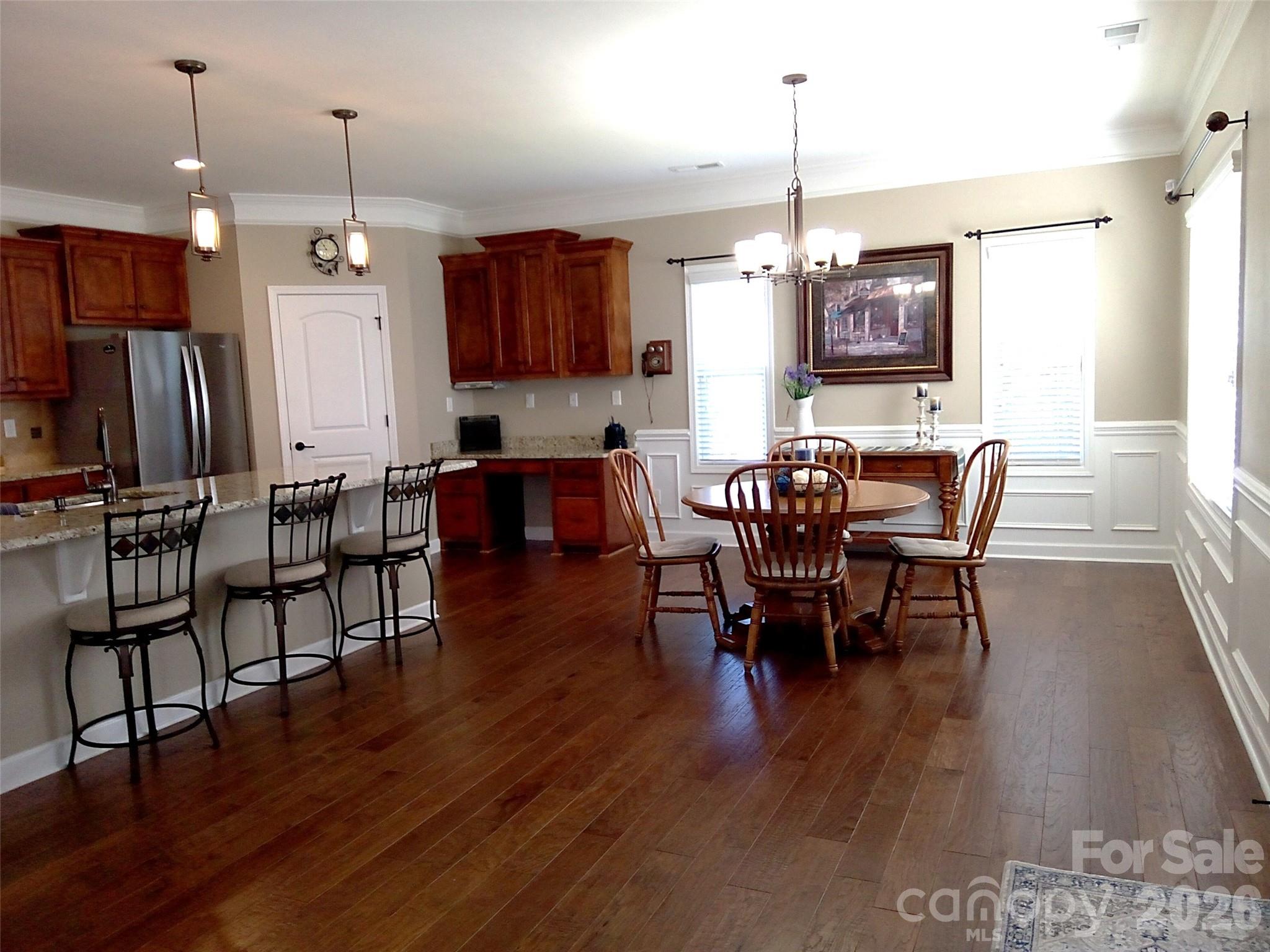 10234 Lakeshore Drive