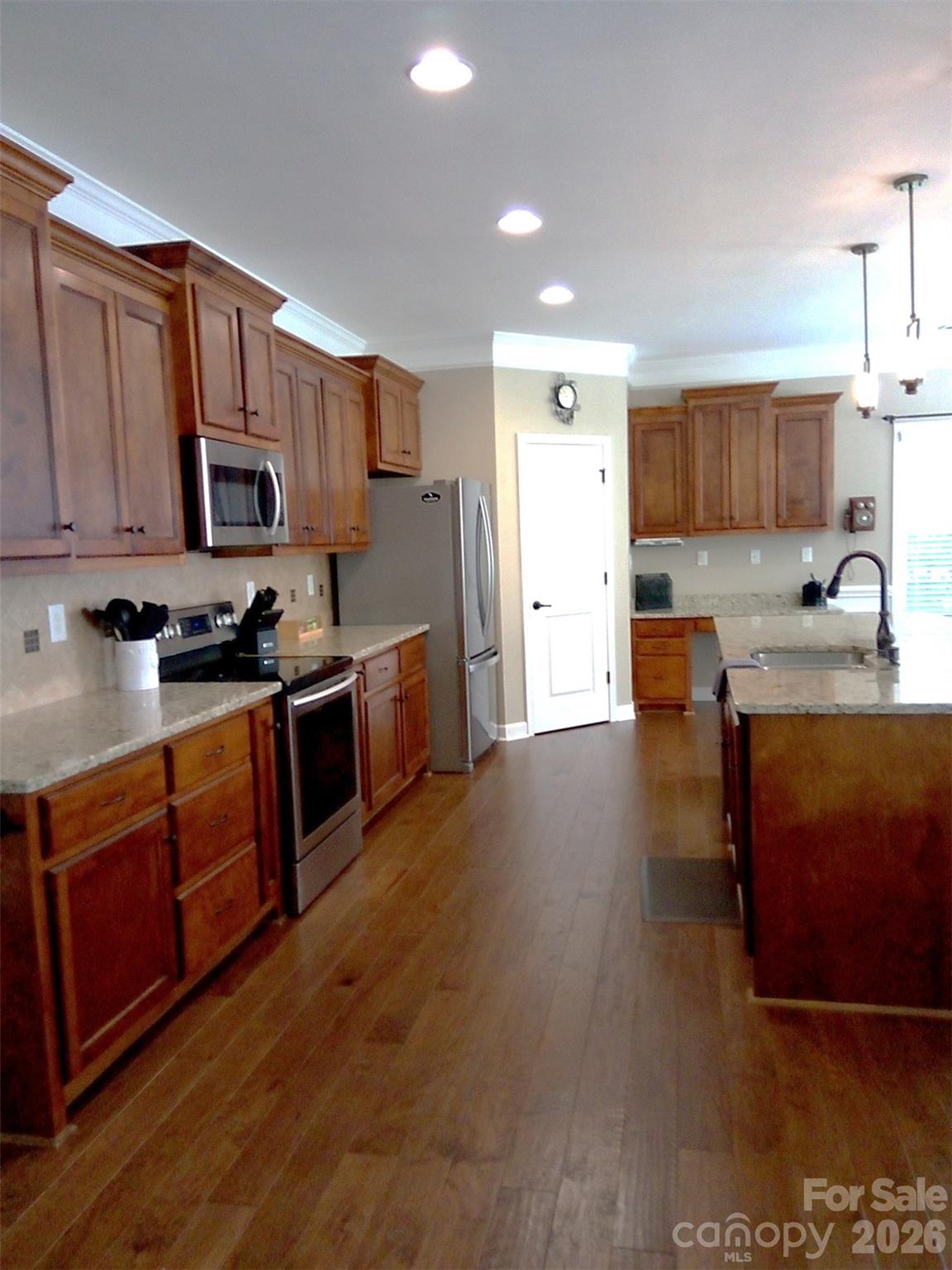 10234 Lakeshore Drive